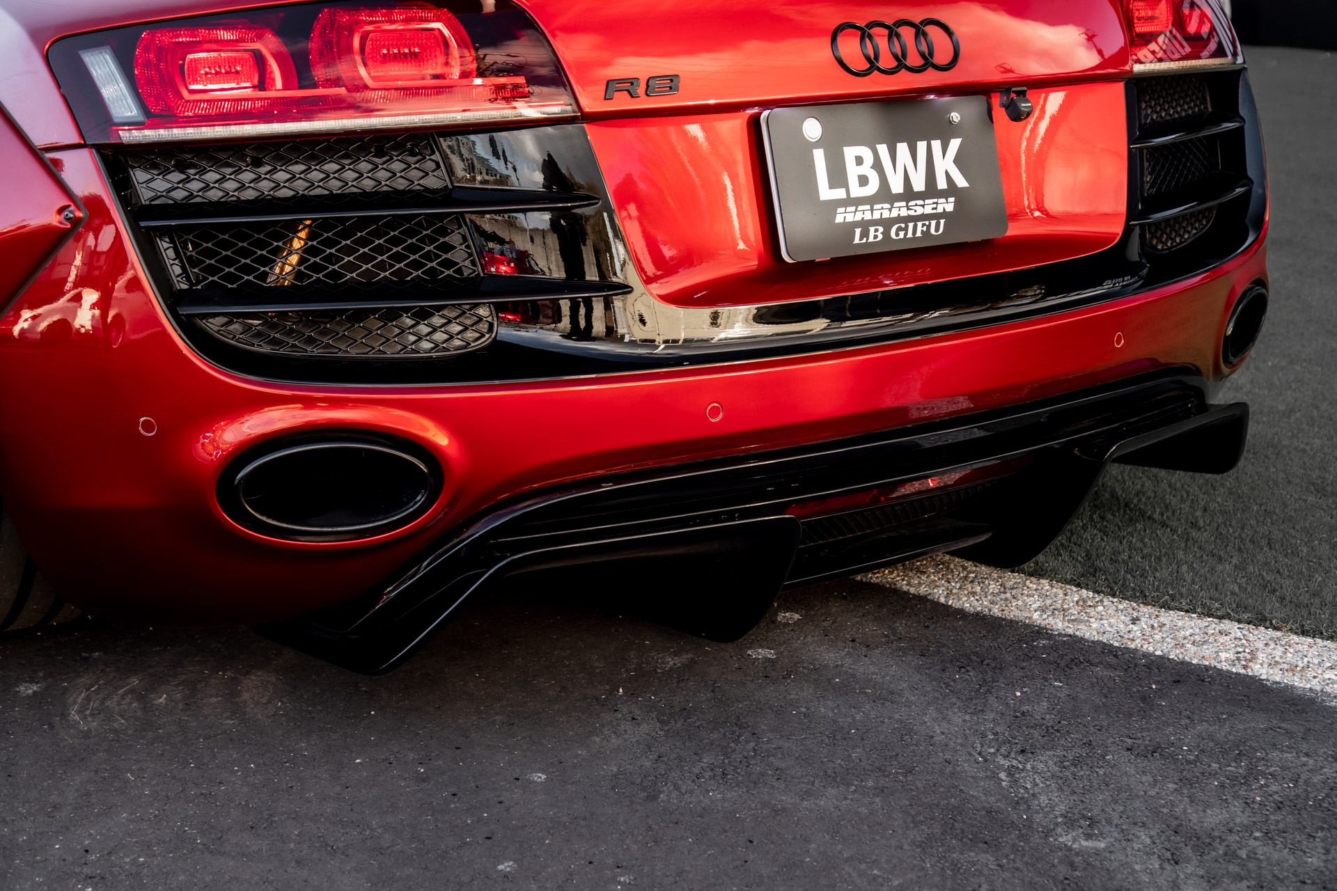 AUDI-R8-_00001