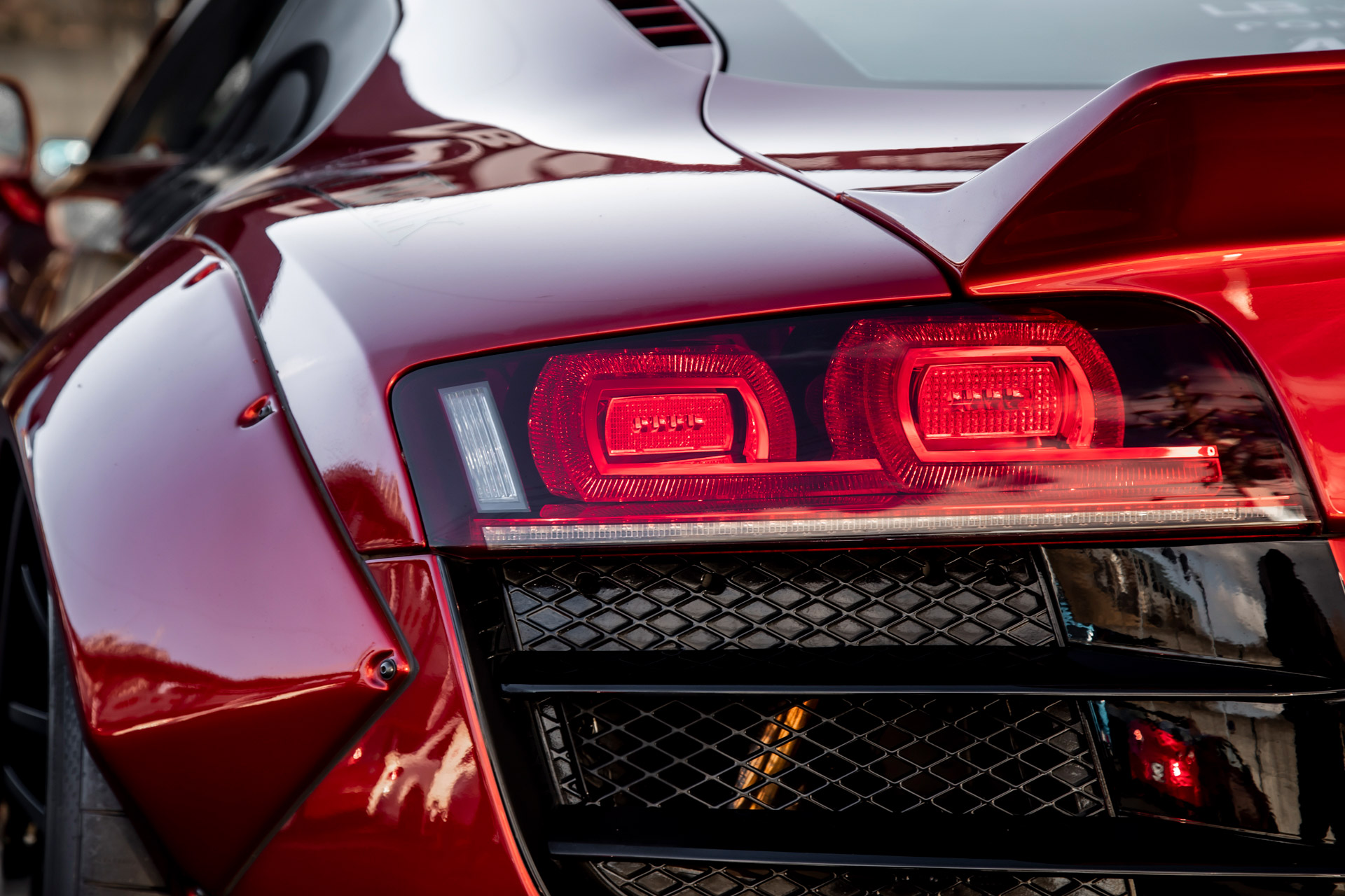 AUDI-R8-_00002