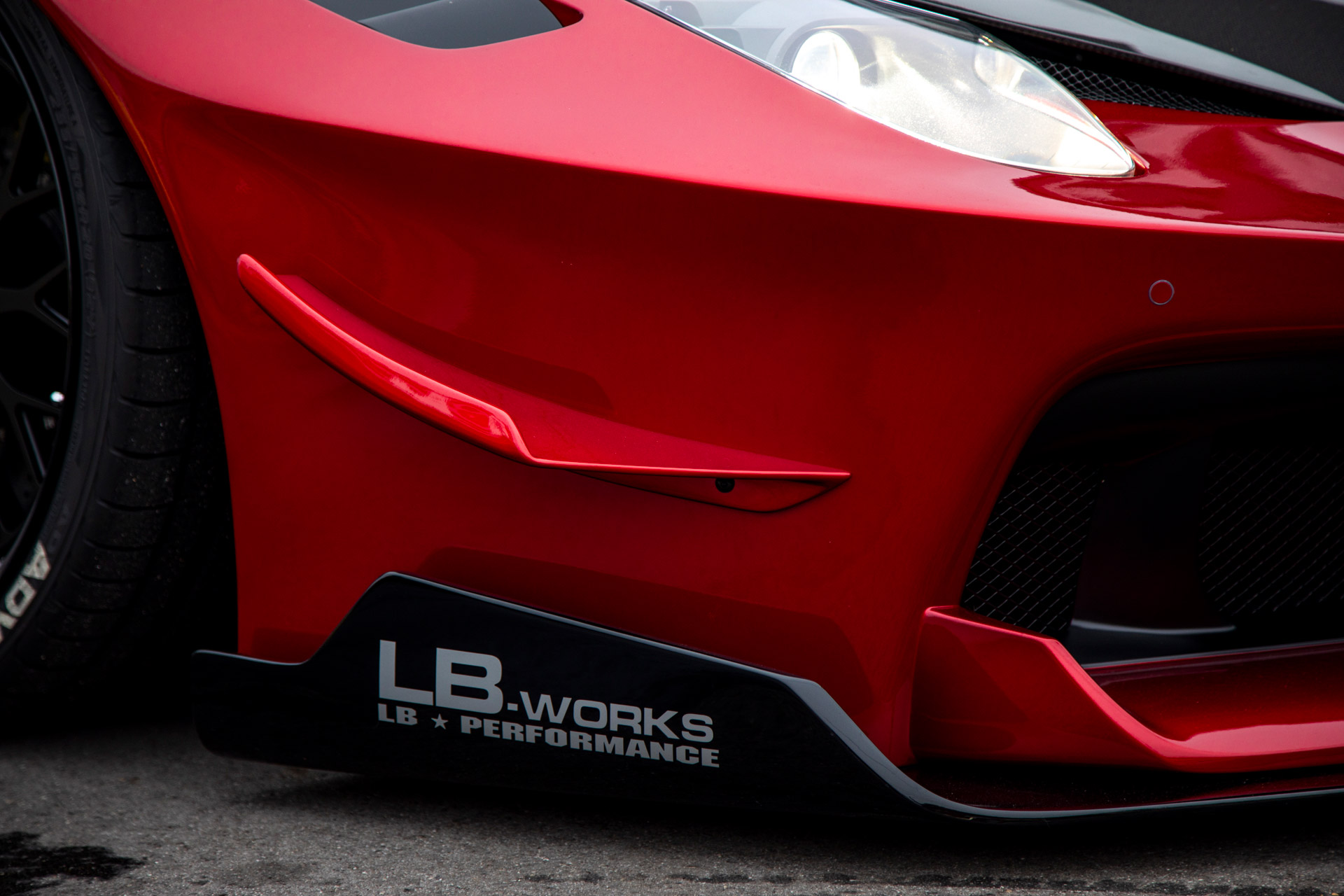 LB-Silhouette-WORKS-458-GT00003