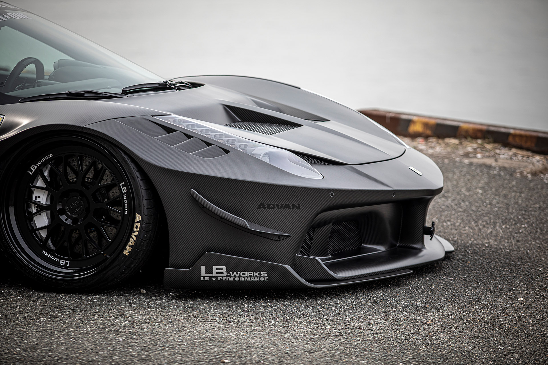 LB-Silhouette-WORKS-458-GT00014