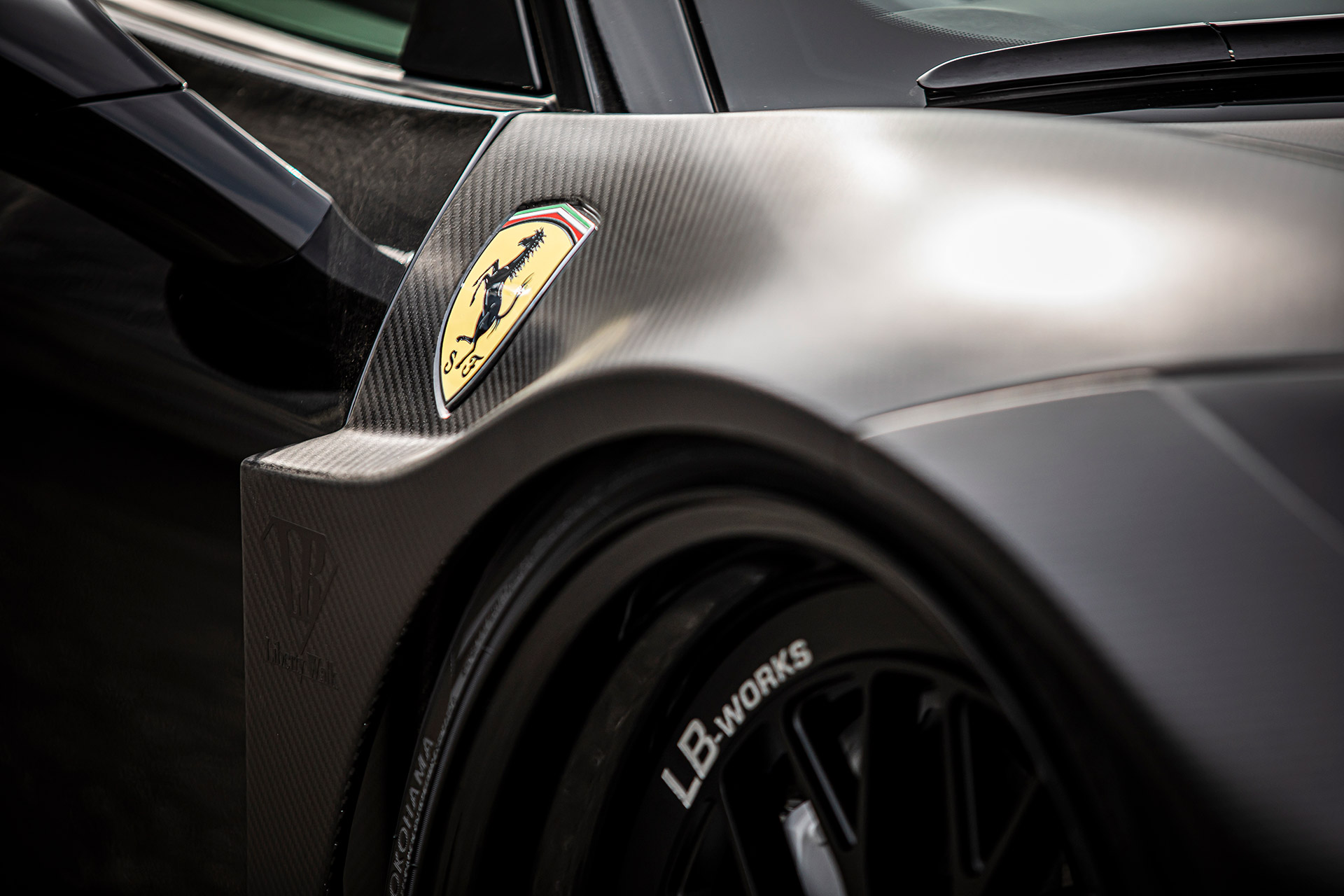 LB-Silhouette-WORKS-458-GT00021