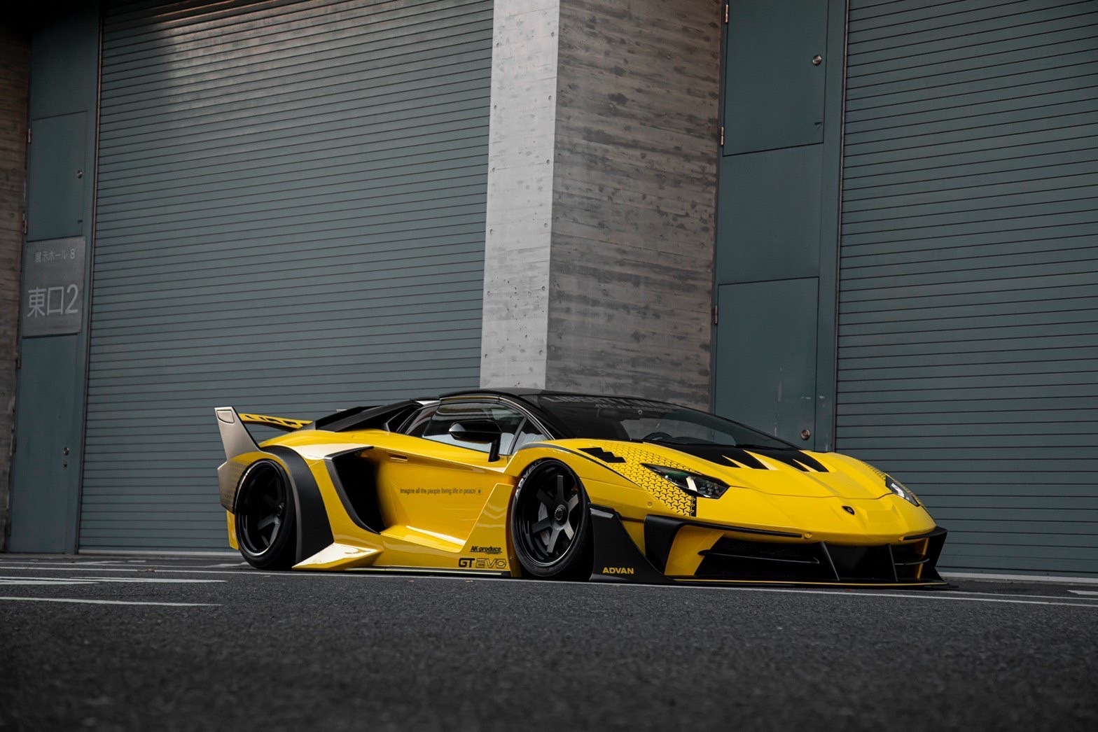 LB-Silhouette WORKS AVENTADOR GT Evo01