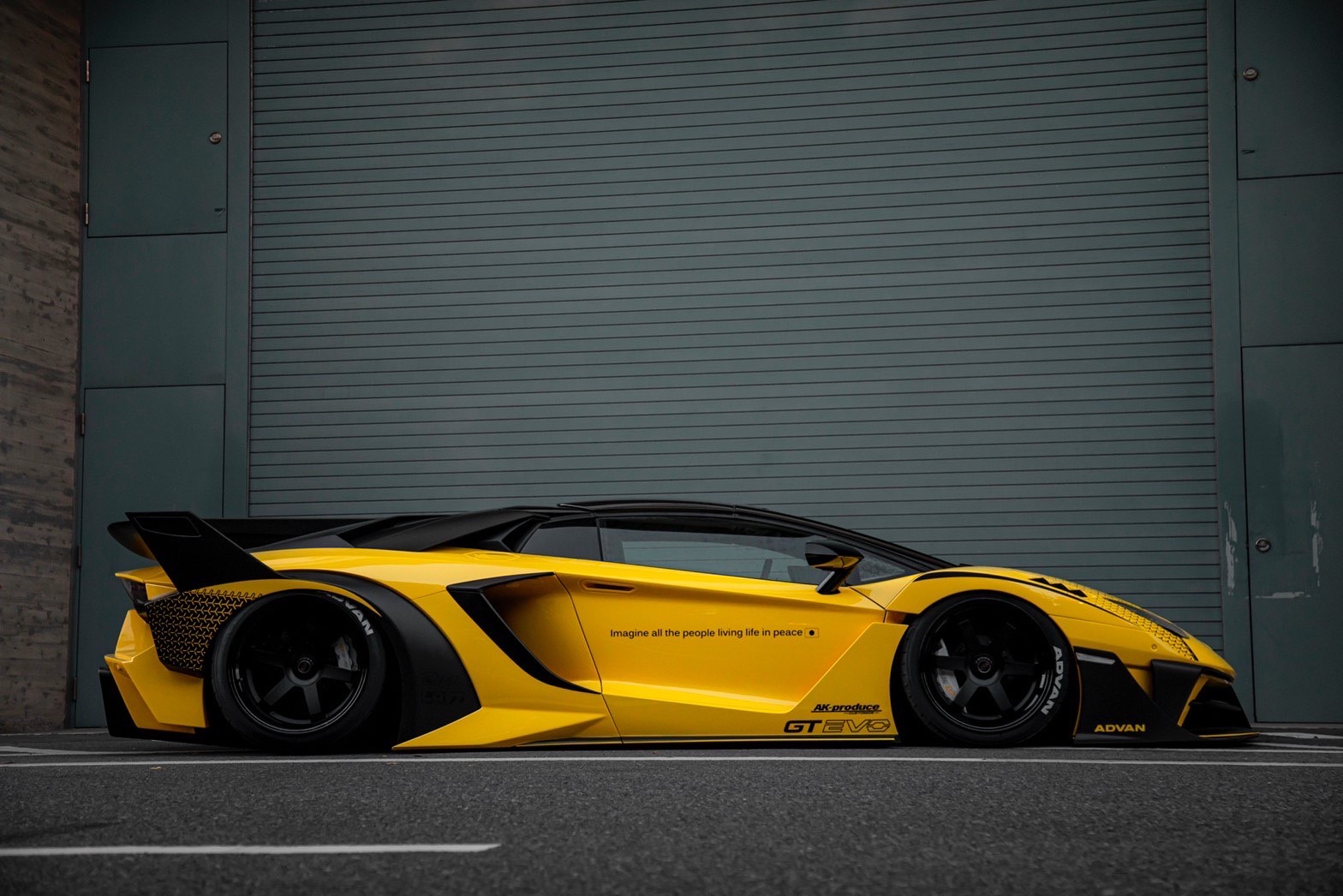 LB-Silhouette WORKS AVENTADOR GT Evo04