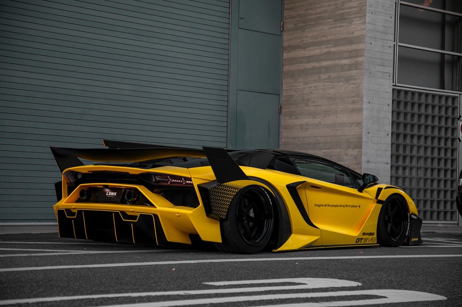 LB-Silhouette WORKS AVENTADOR GT Evo08
