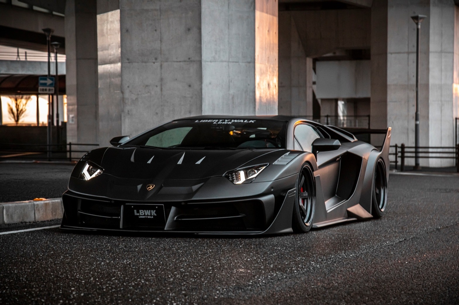 LB-Silhouette WORKS AVENTADOR GT Evo10