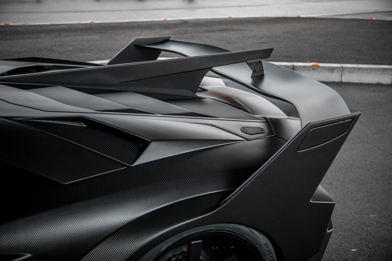 LB-Silhouette WORKS AVENTADOR GT Evo19