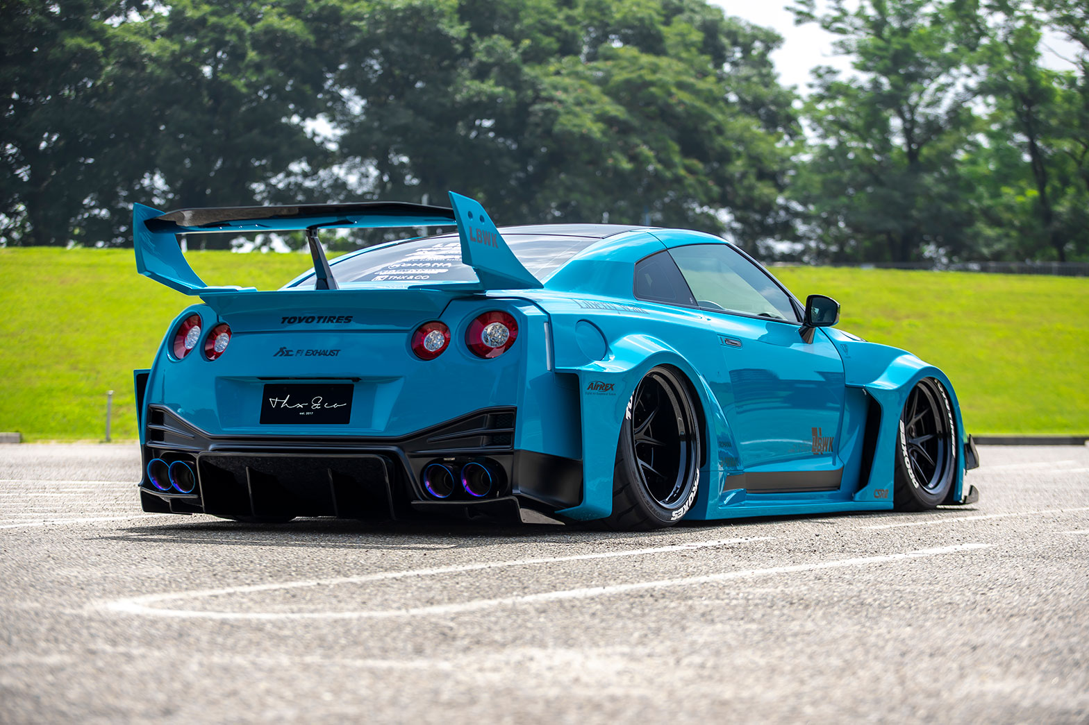 LB-Silhouette WORKS GT NISSAN 35GT-RR10
