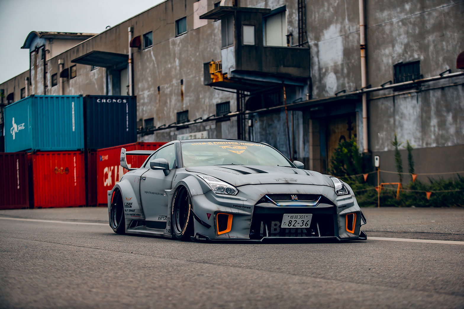 LB-Silhouette WORKS GT NISSAN 35GT-RR11