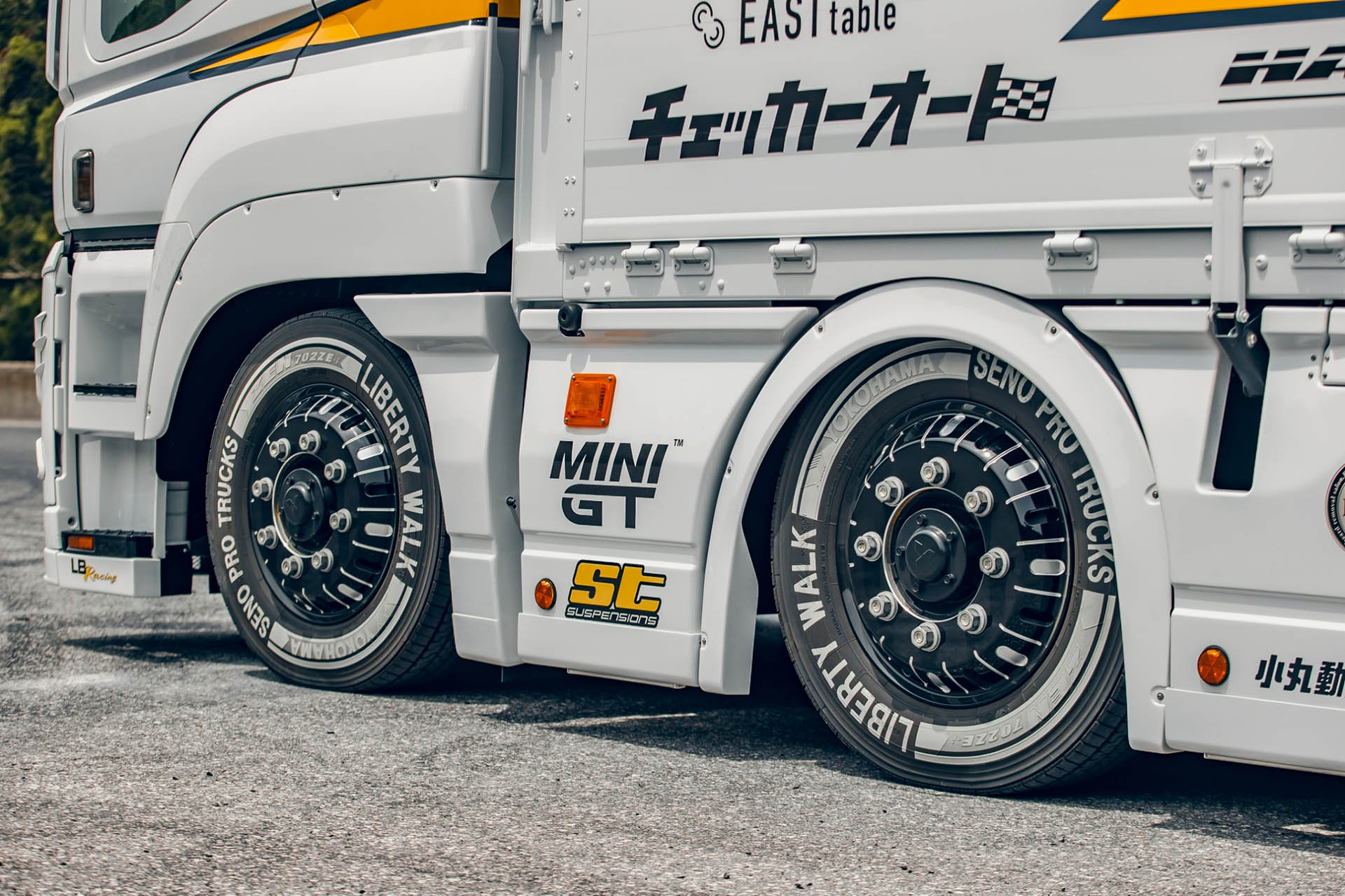 LB-TRUCKS Mitsubishi Fuso SUPER GREAT Complete Body kit07