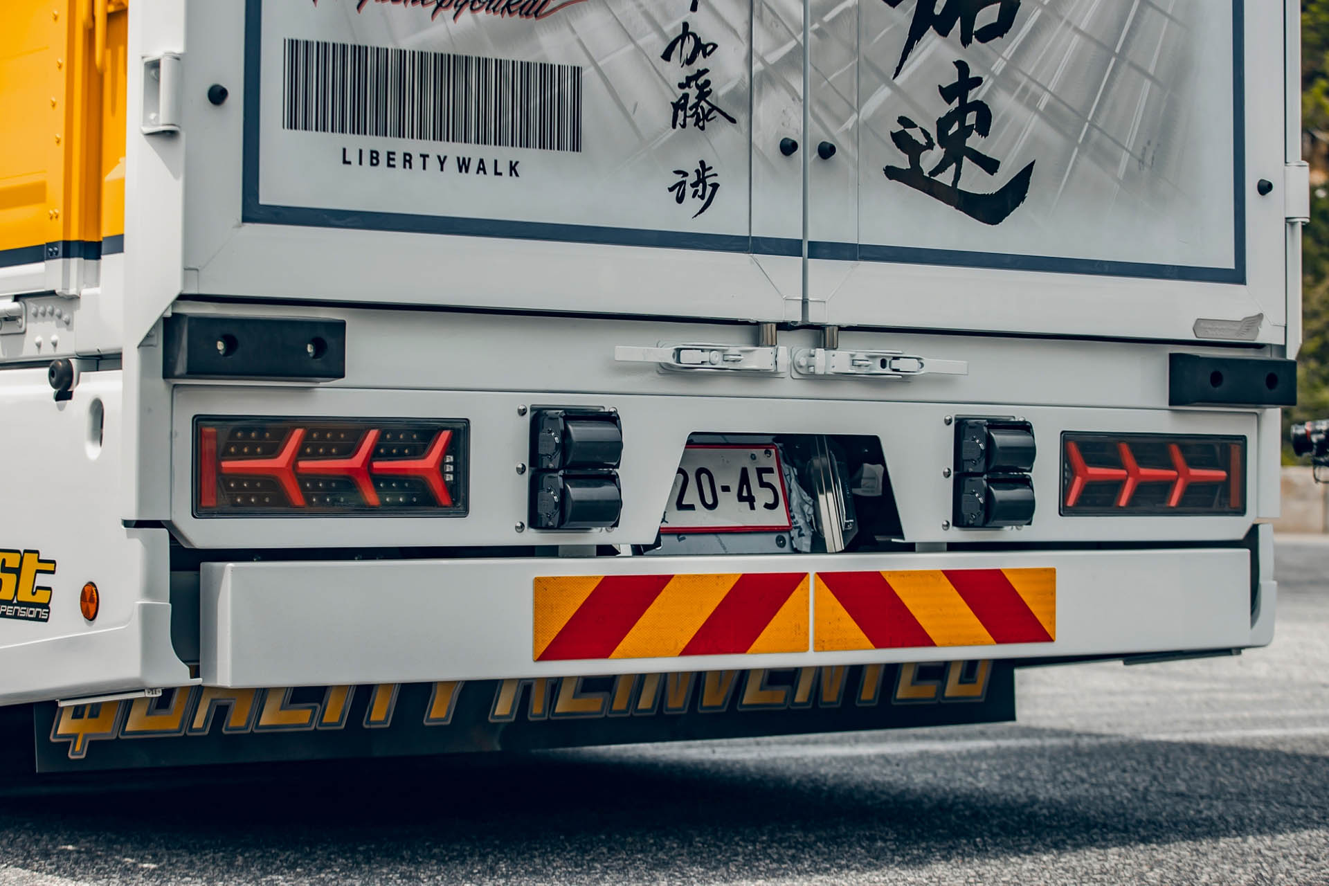 LB-TRUCKS Mitsubishi Fuso SUPER GREAT Complete Body kit09