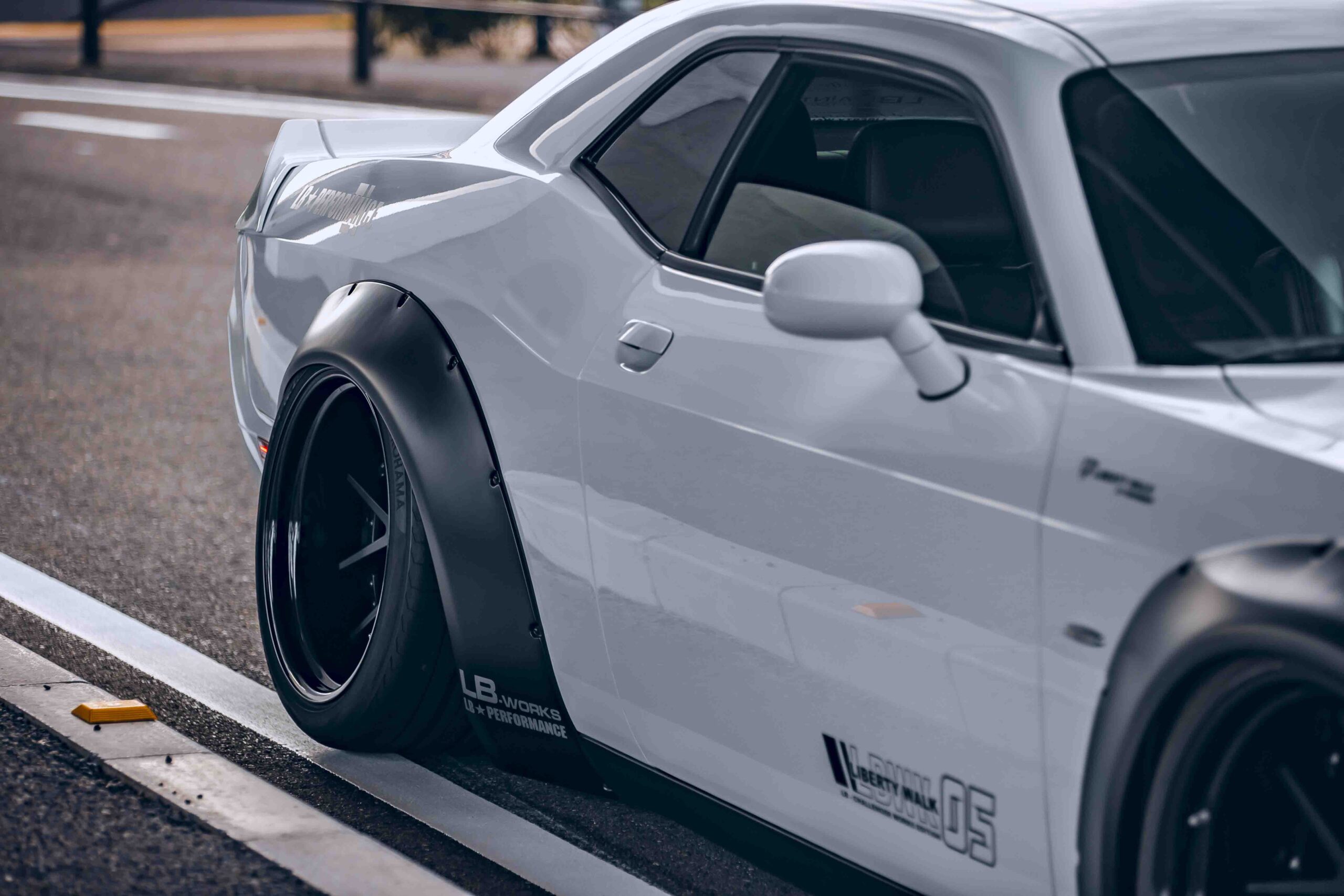LB-WORKS DODGE Challenger_13