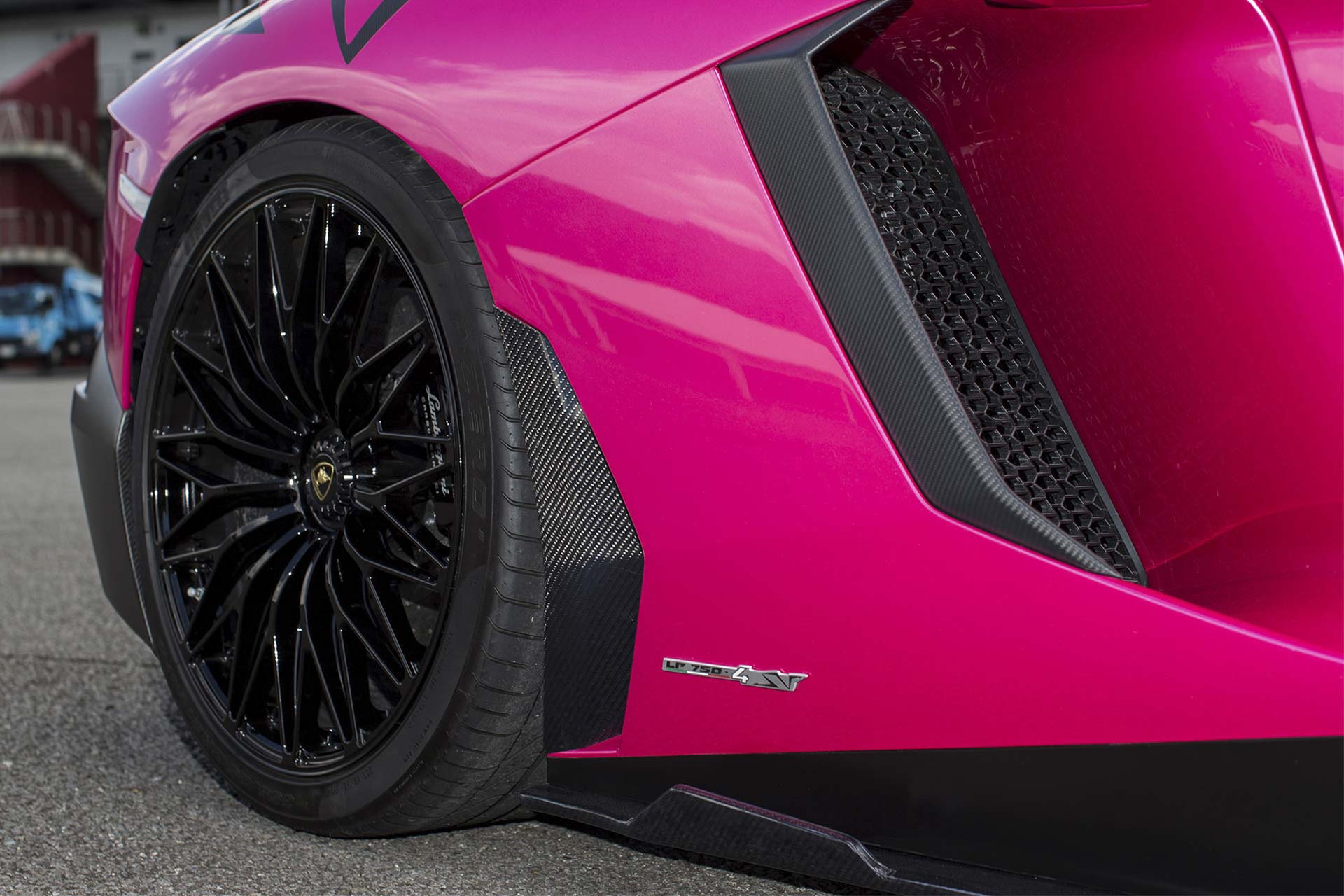 Lamborghini AVENTADOR SV6