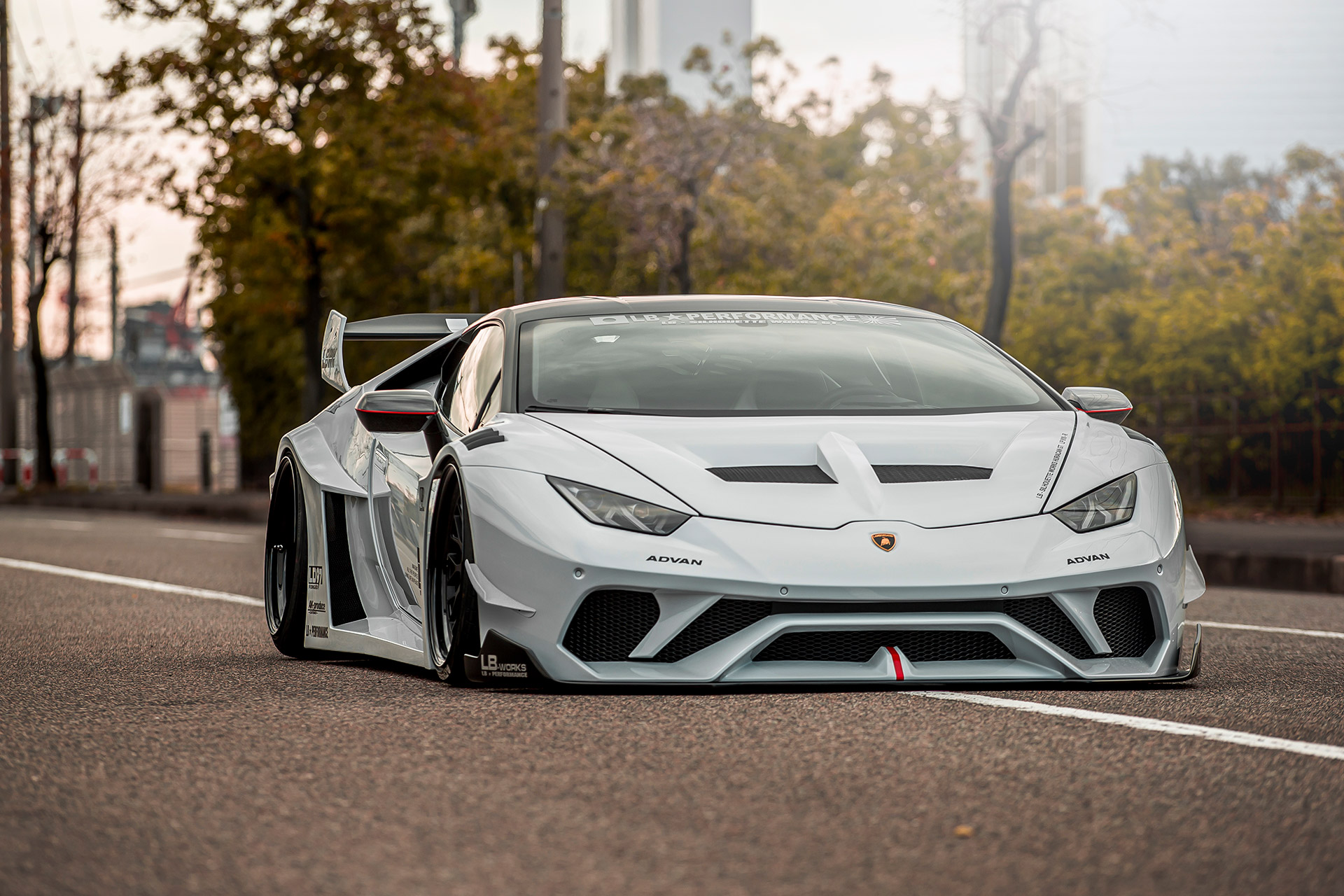 LB-Silhouette-WORKS-GT-Lamborghini-Huracán