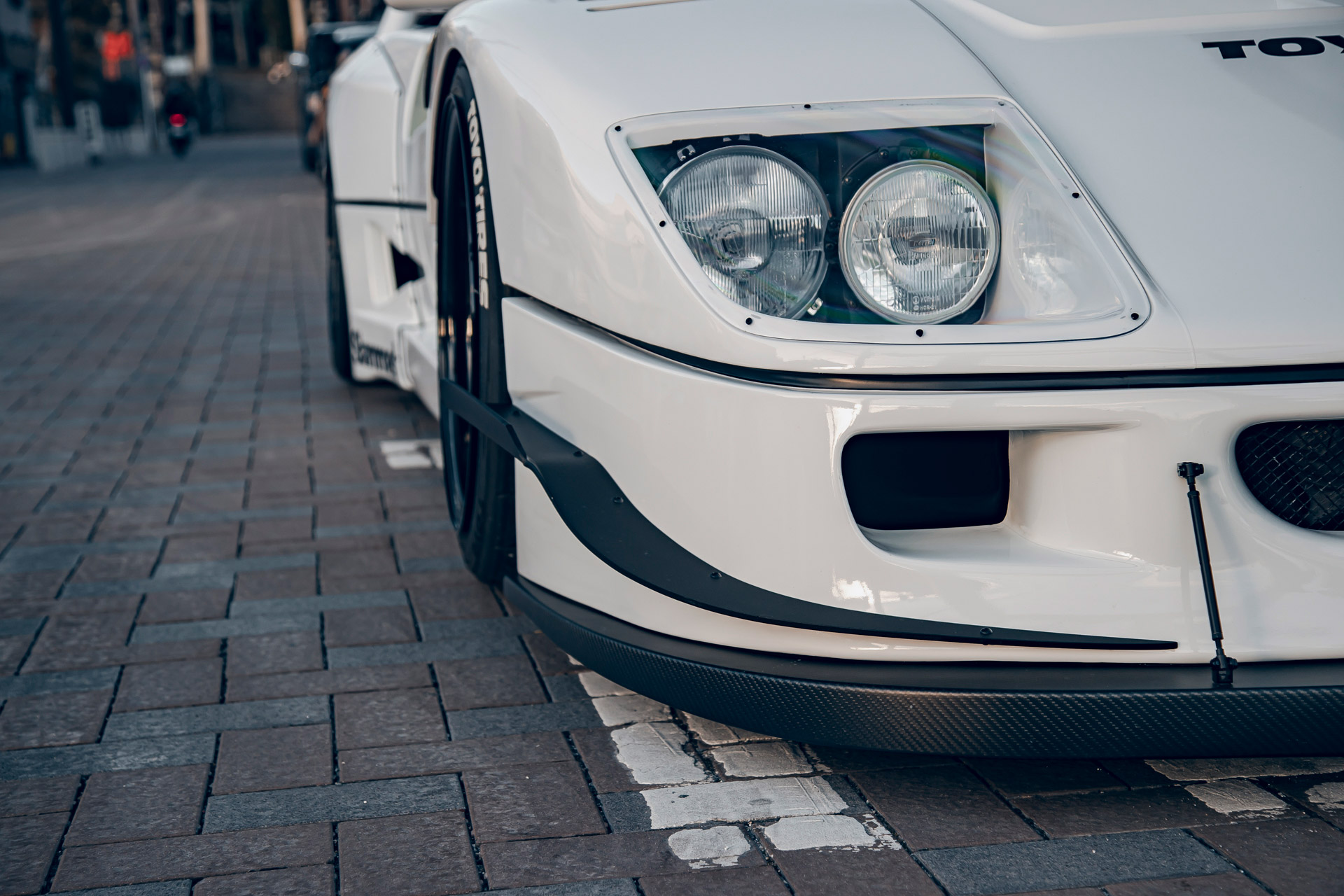 LB-WORKS FERRARI F40