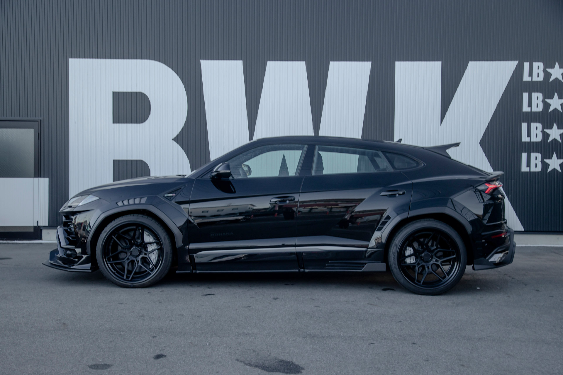 LB-WORKS-Lamborghini-URUS00004