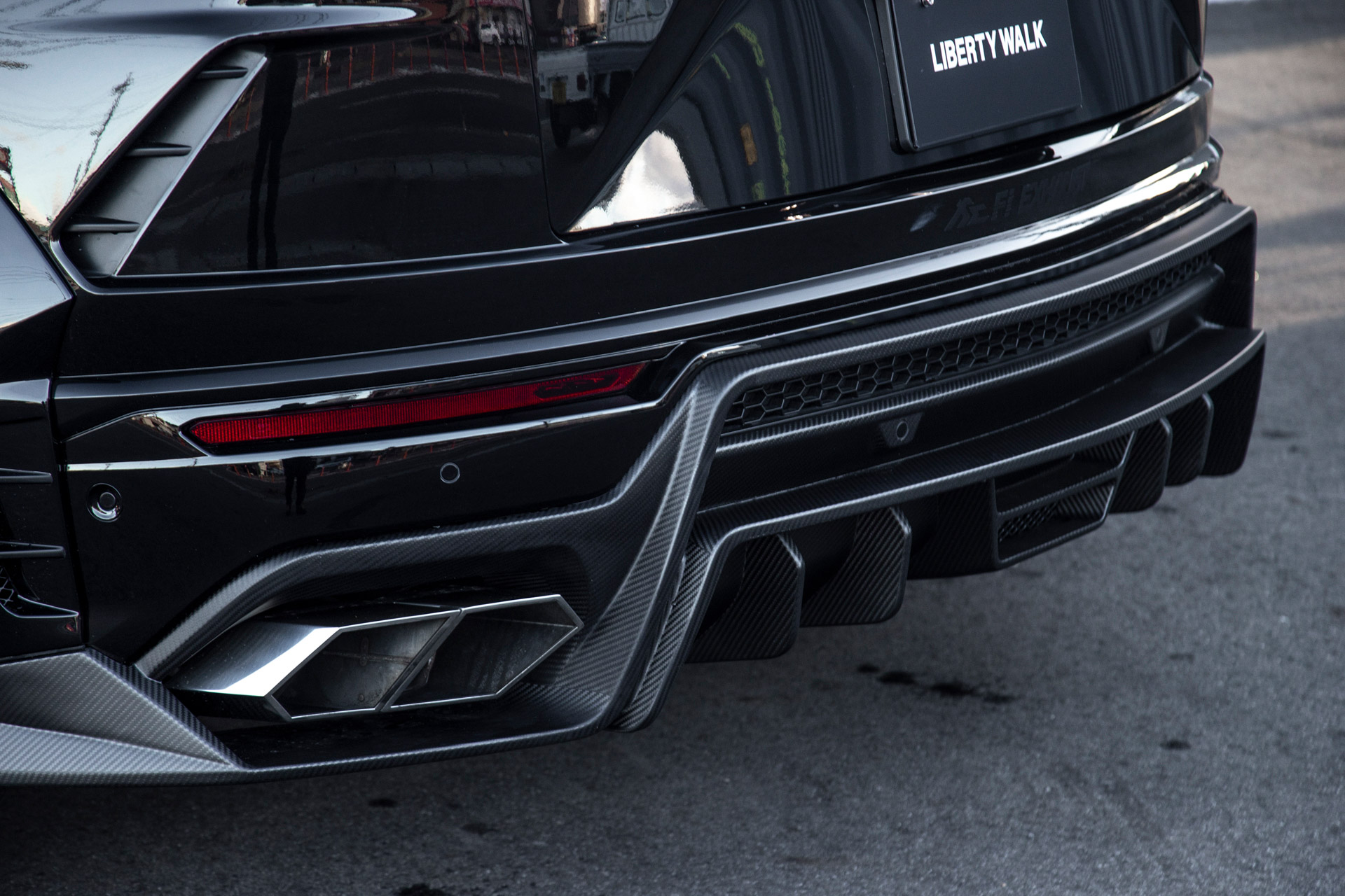 LB-WORKS-Lamborghini-URUS00010