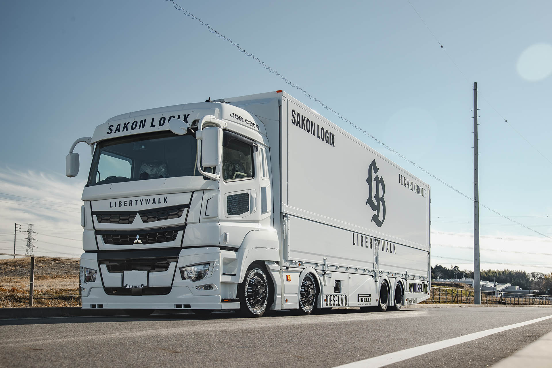 LB-TRUCKS Mitsubishi Fuso SUPER GREAT