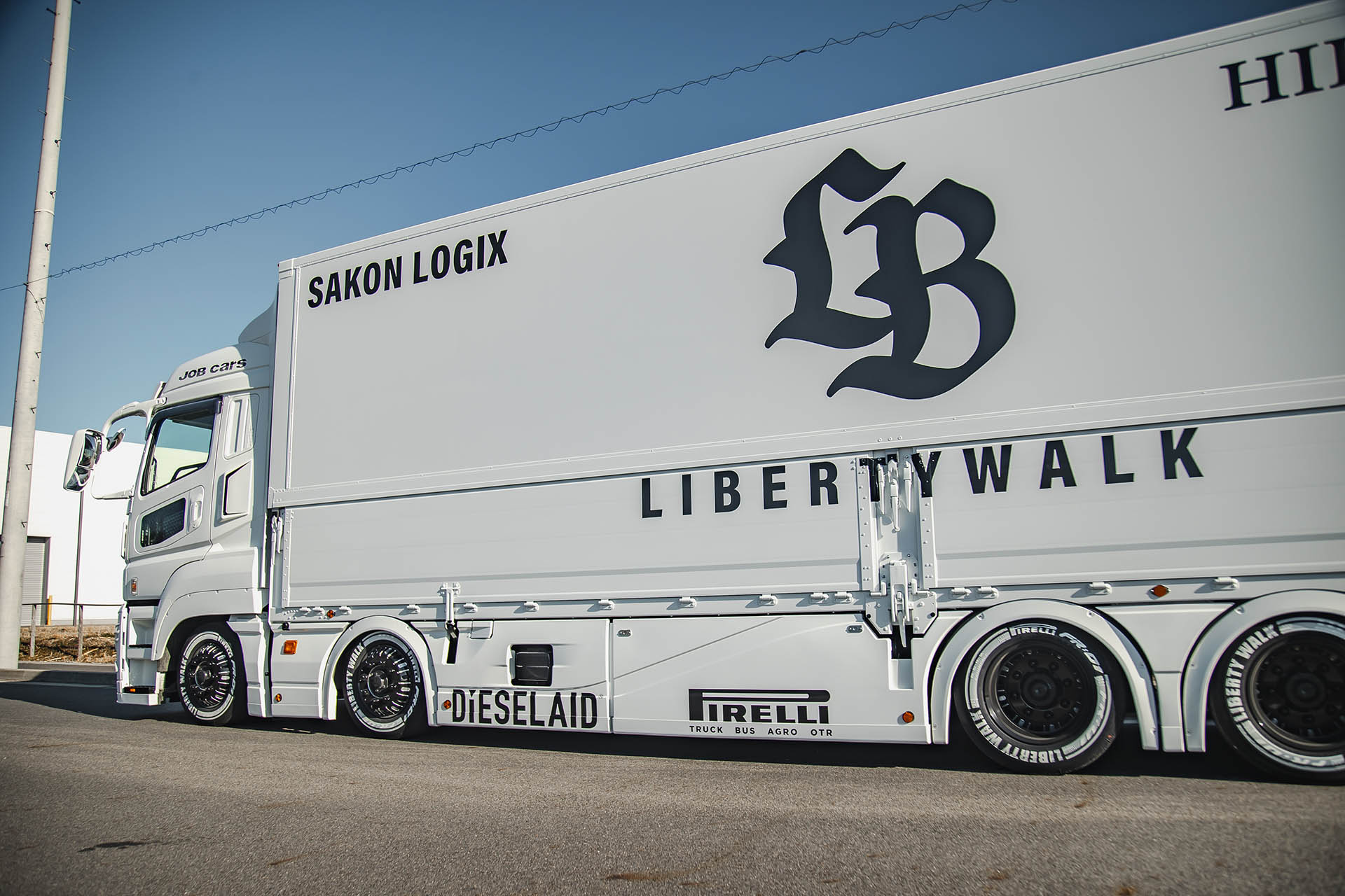 LB-TRUCKS Mitsubishi Fuso SUPER GREAT