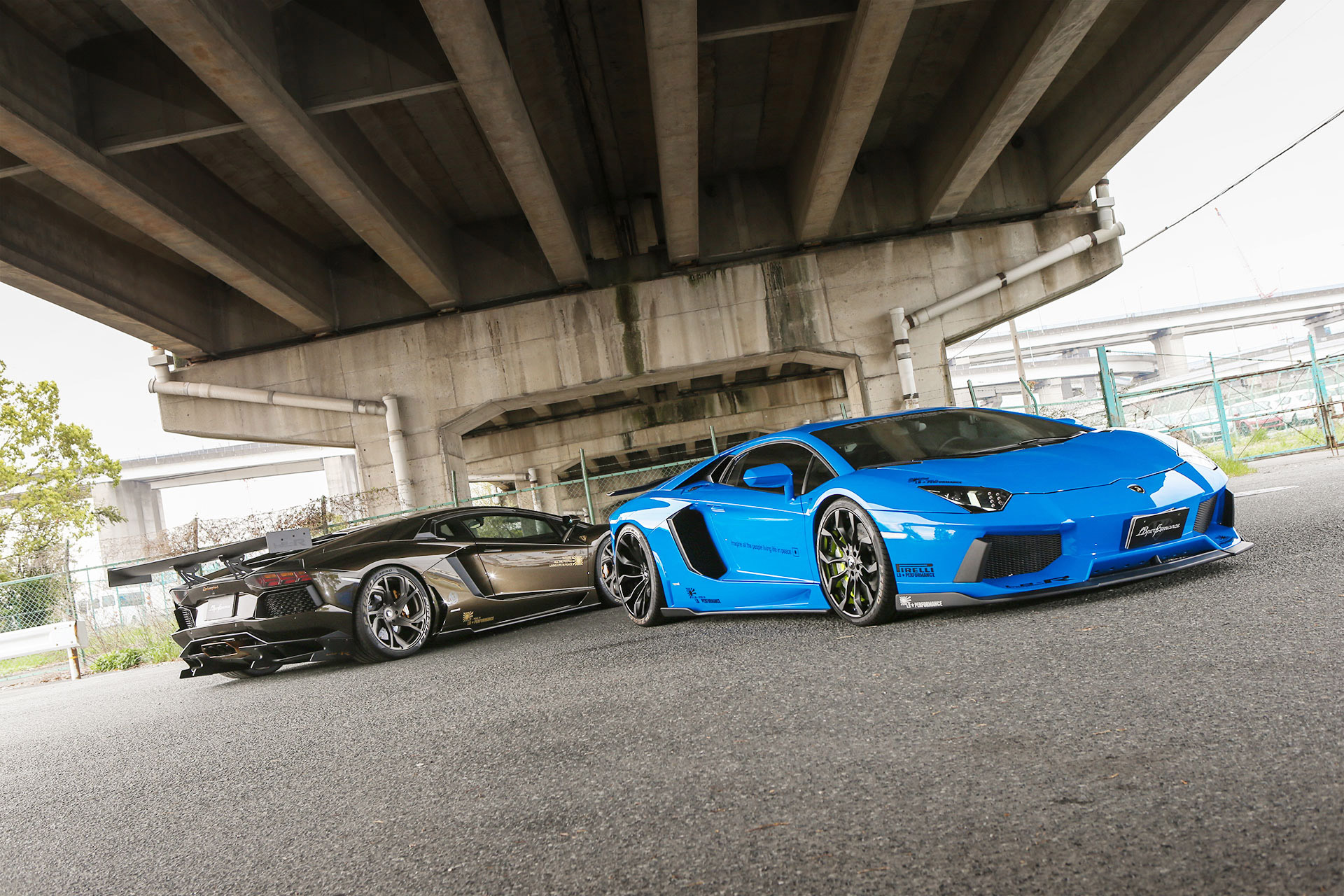 PERFORMANCE-Lamborghini-AVENTADOR00001