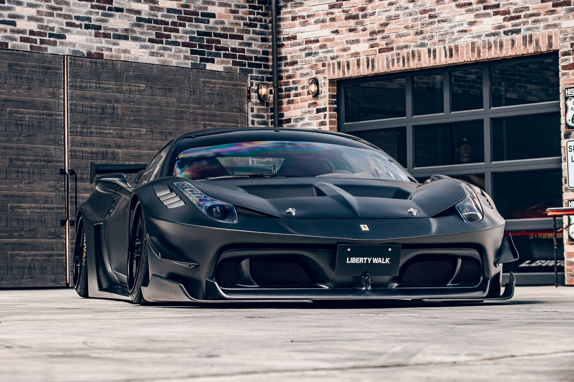 LB-Silhouette WORKS Ferrari 458 Full Dry Carbon