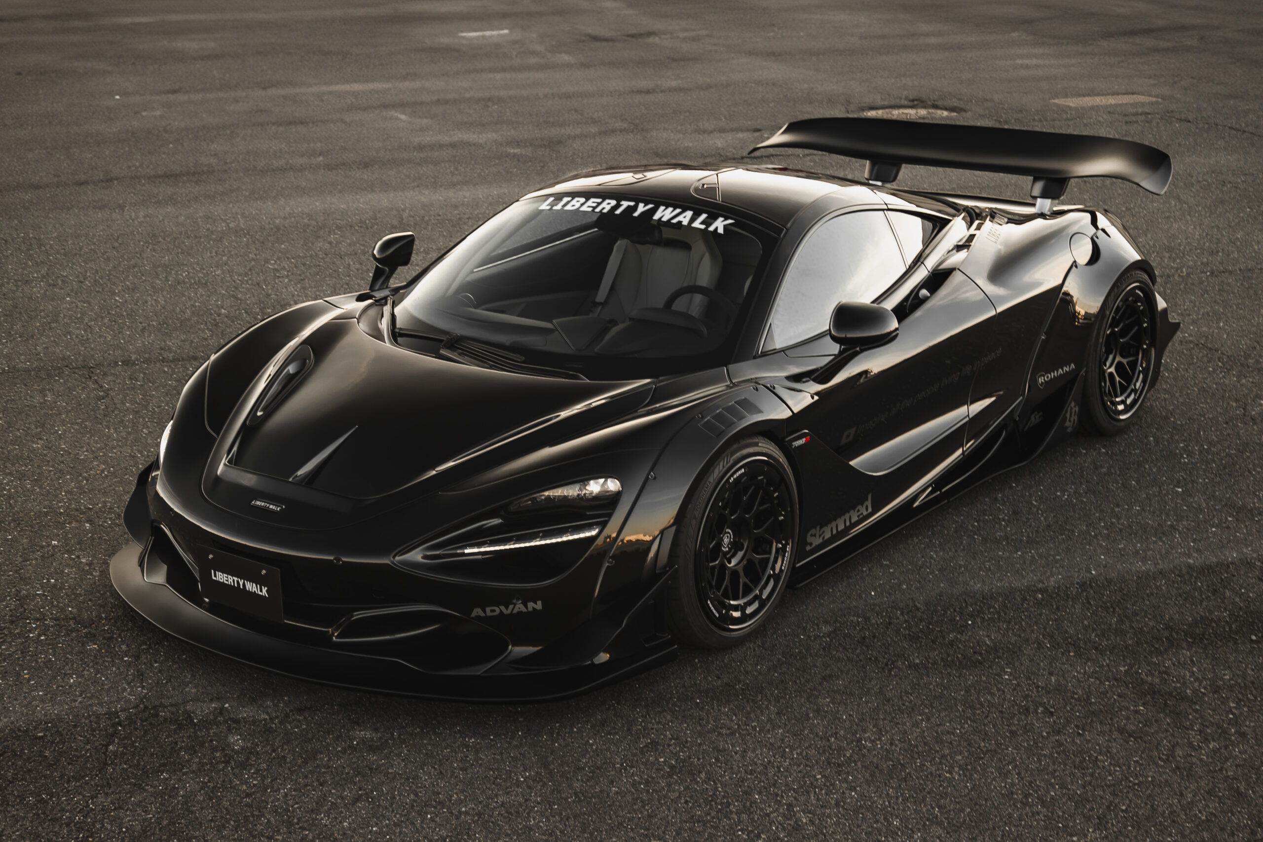720S_03