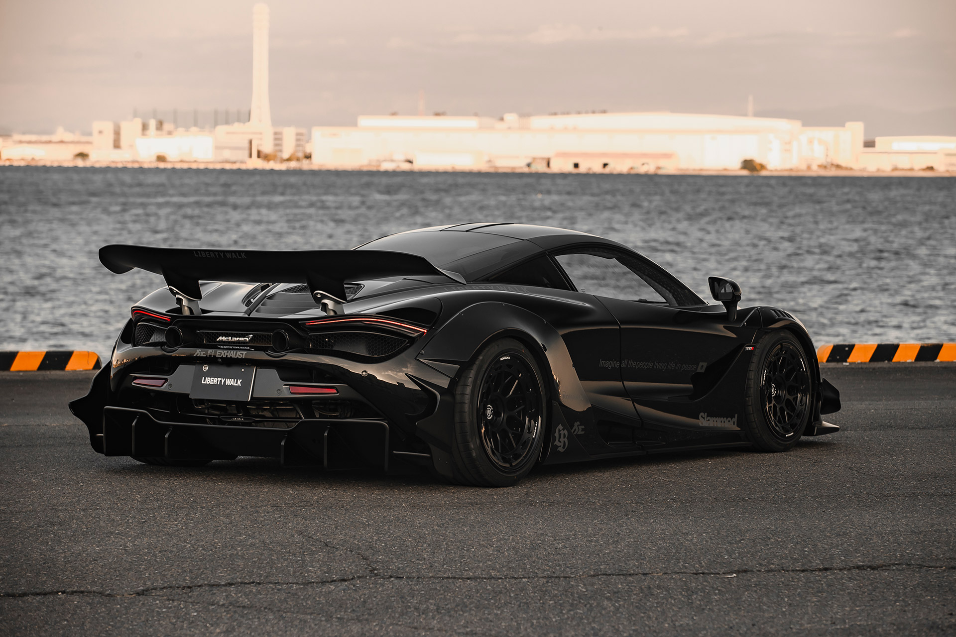 720S_07