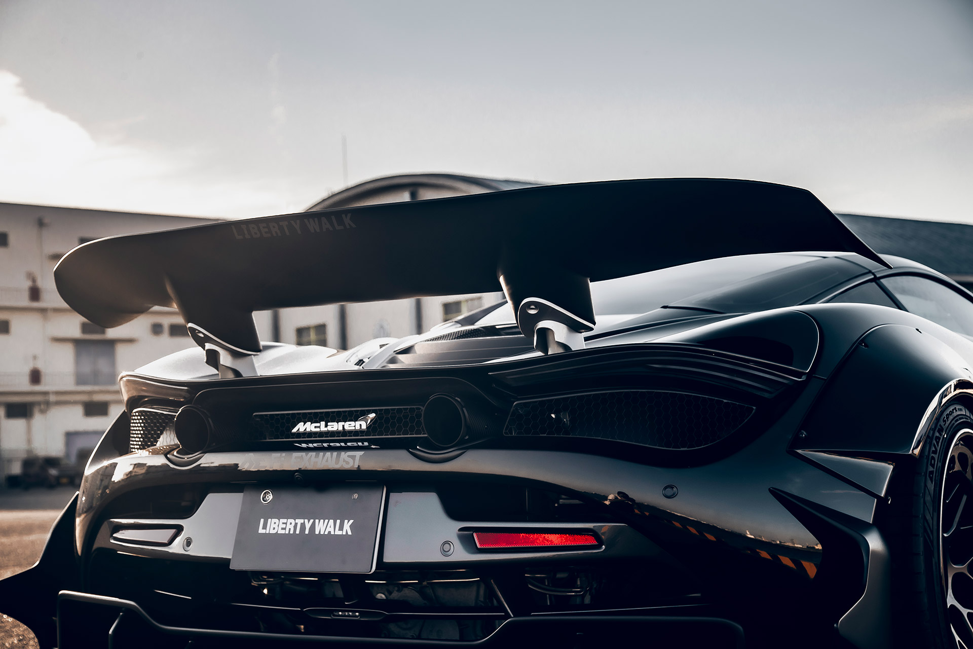 720S_099
