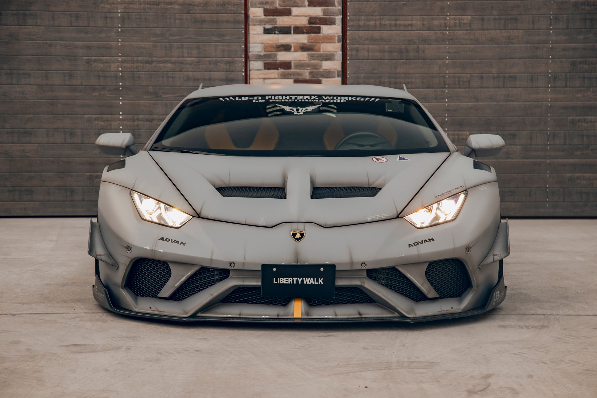 LB-Silhouette-WORKS-GT-Lamborghini-Huracán-Fighter00002