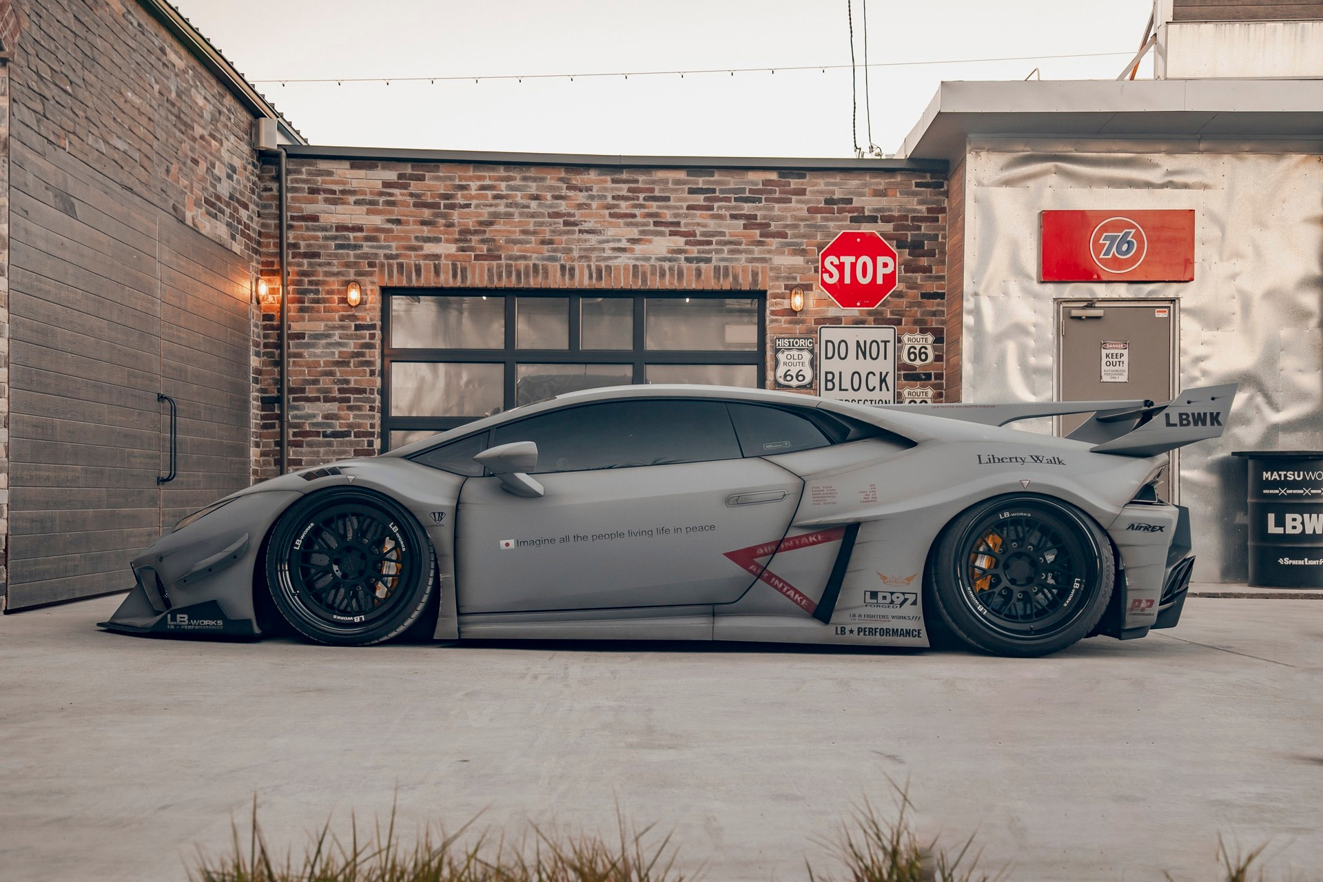 LB-Silhouette-WORKS-GT-Lamborghini-Huracán-Fighter00004