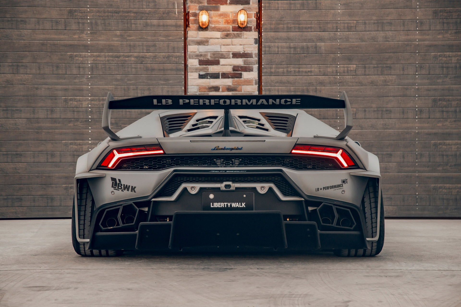 LB-Silhouette-WORKS-GT-Lamborghini-Huracán-Fighter00006