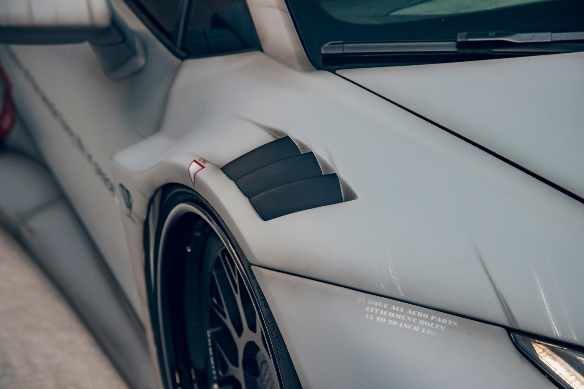 LB-Silhouette-WORKS-GT-Lamborghini-Huracán-Fighter00015