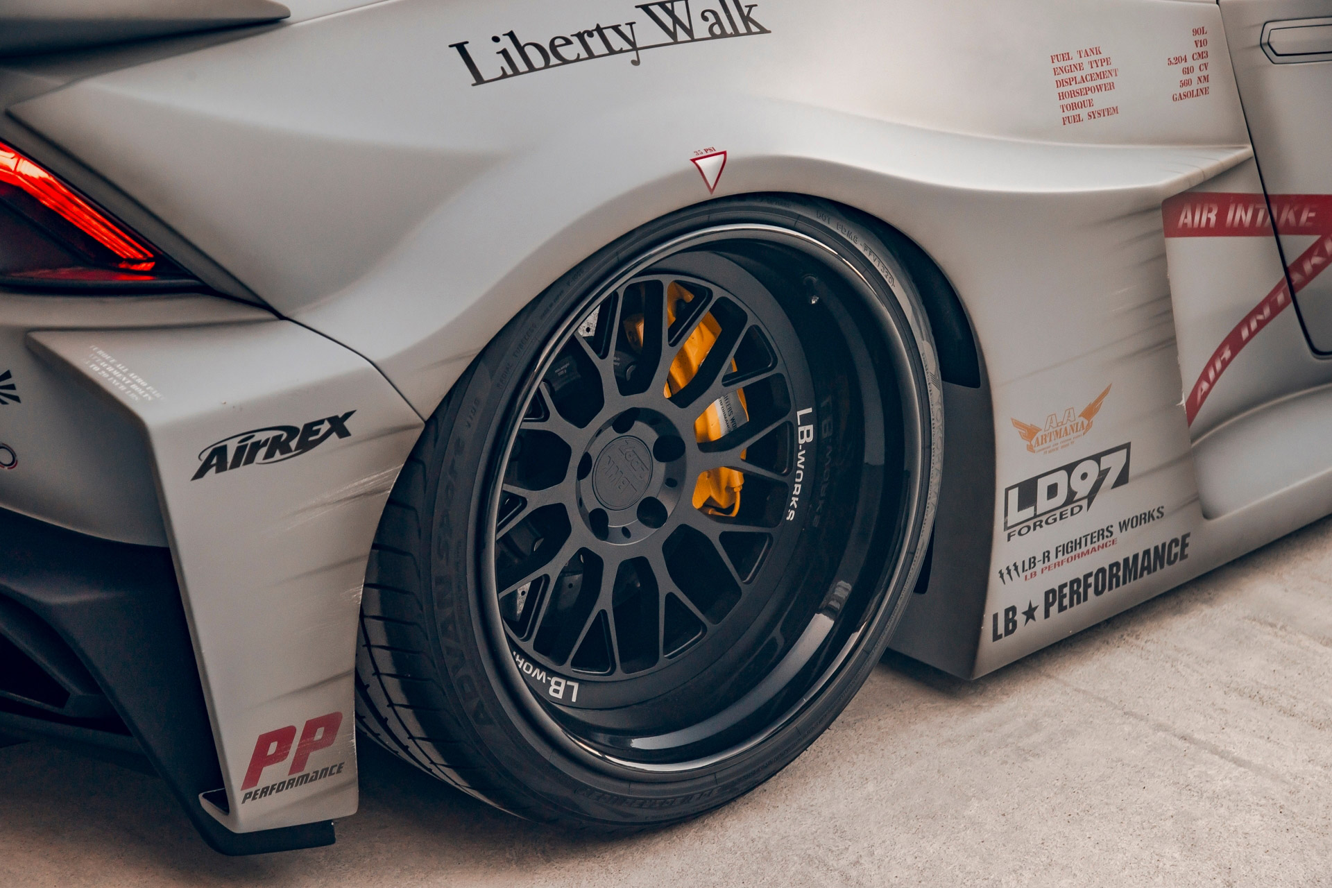 LB-Silhouette-WORKS-GT-Lamborghini-Huracán-Fighter00024