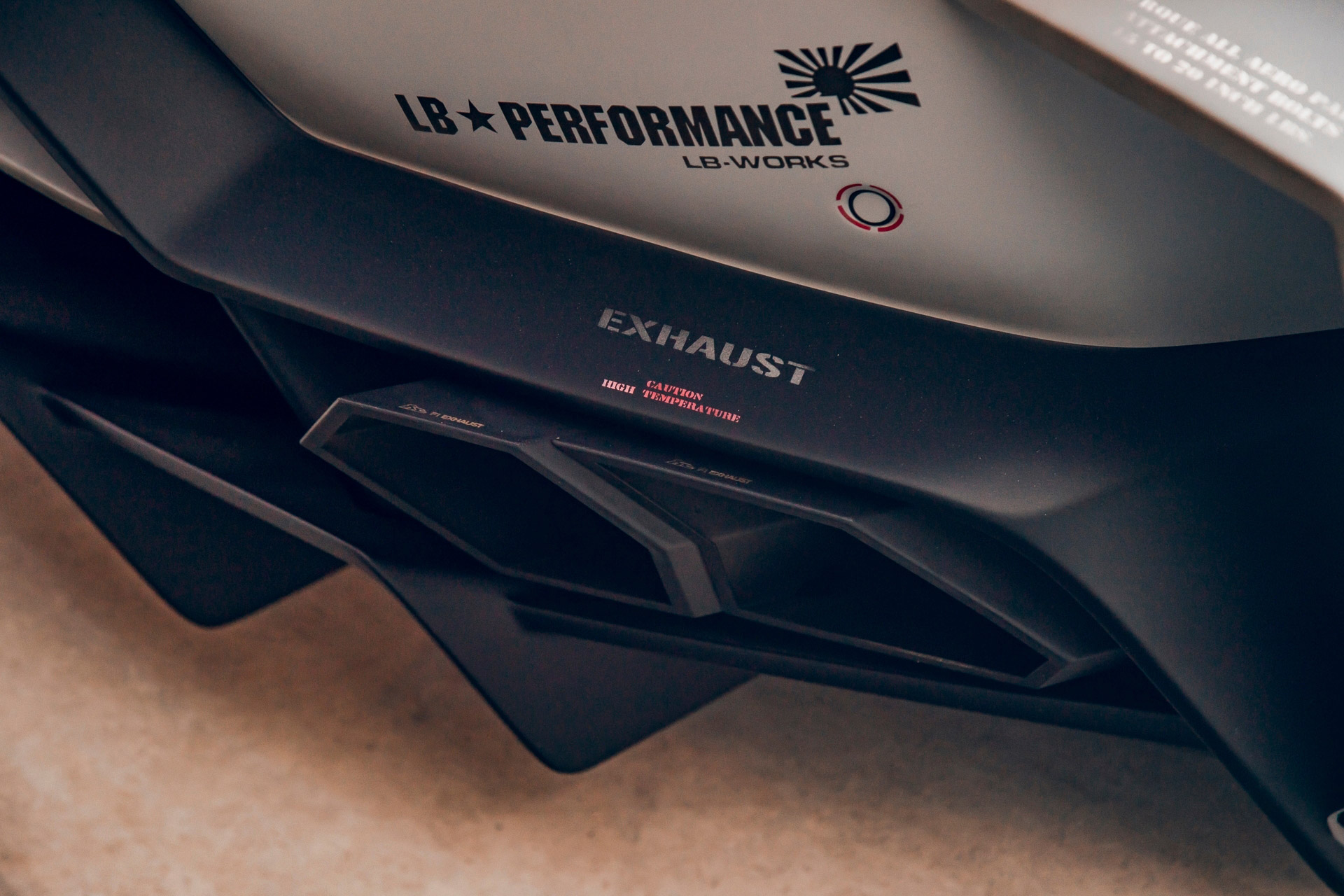 LB-Silhouette-WORKS-GT-Lamborghini-Huracán-Fighter00027