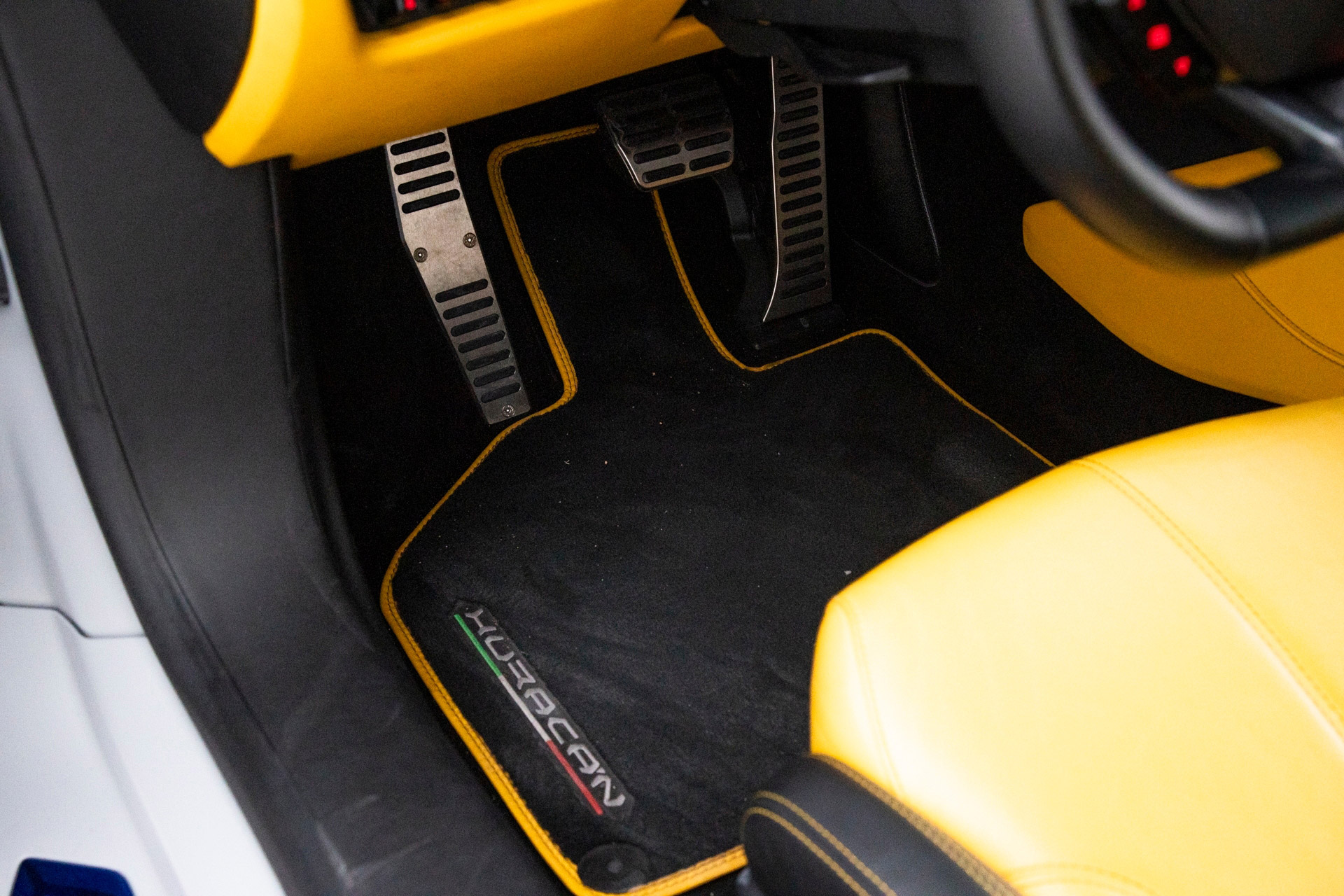LB-Silhouette-WORKS-GT-Lamborghini-Huracán-Fighter00050