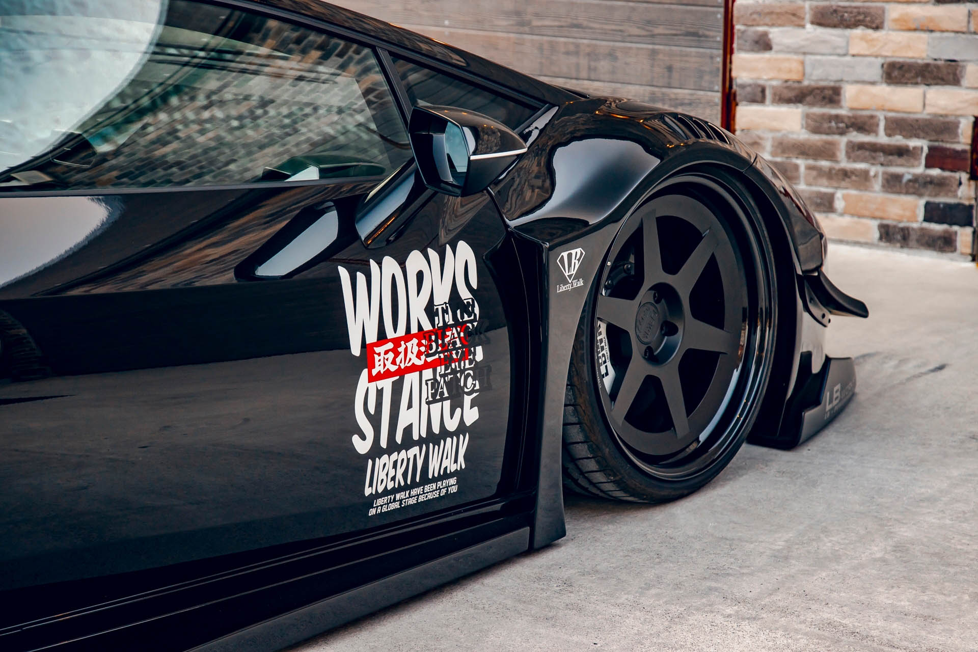 LB-Silhouette WORKS HURACAN GT29