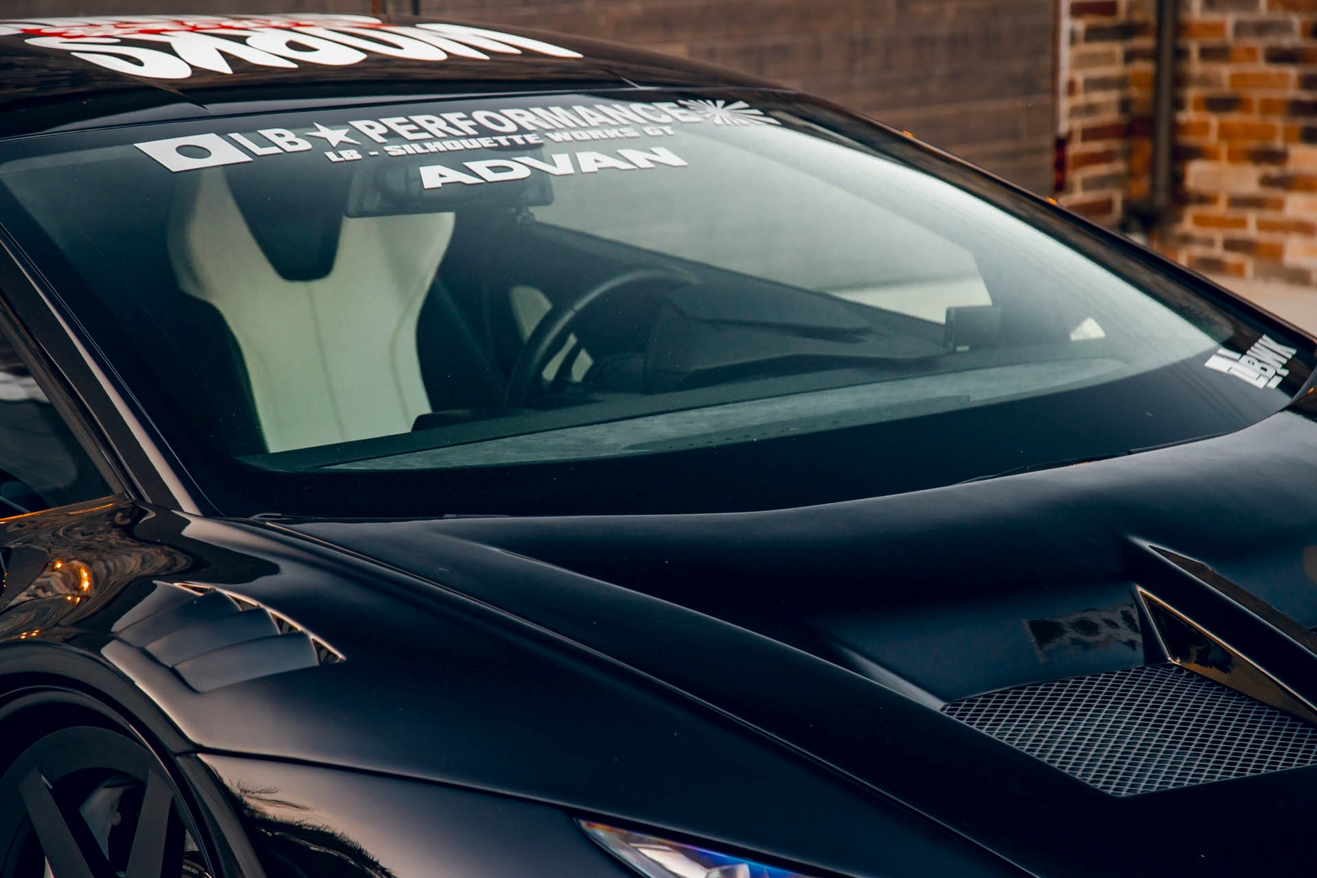 LB-Silhouette WORKS HURACAN GT38