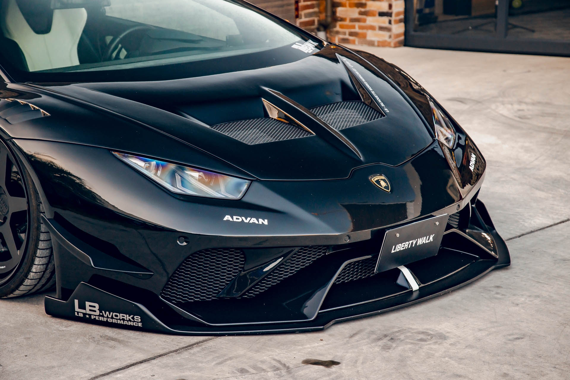 LB-Silhouette WORKS HURACAN GT41