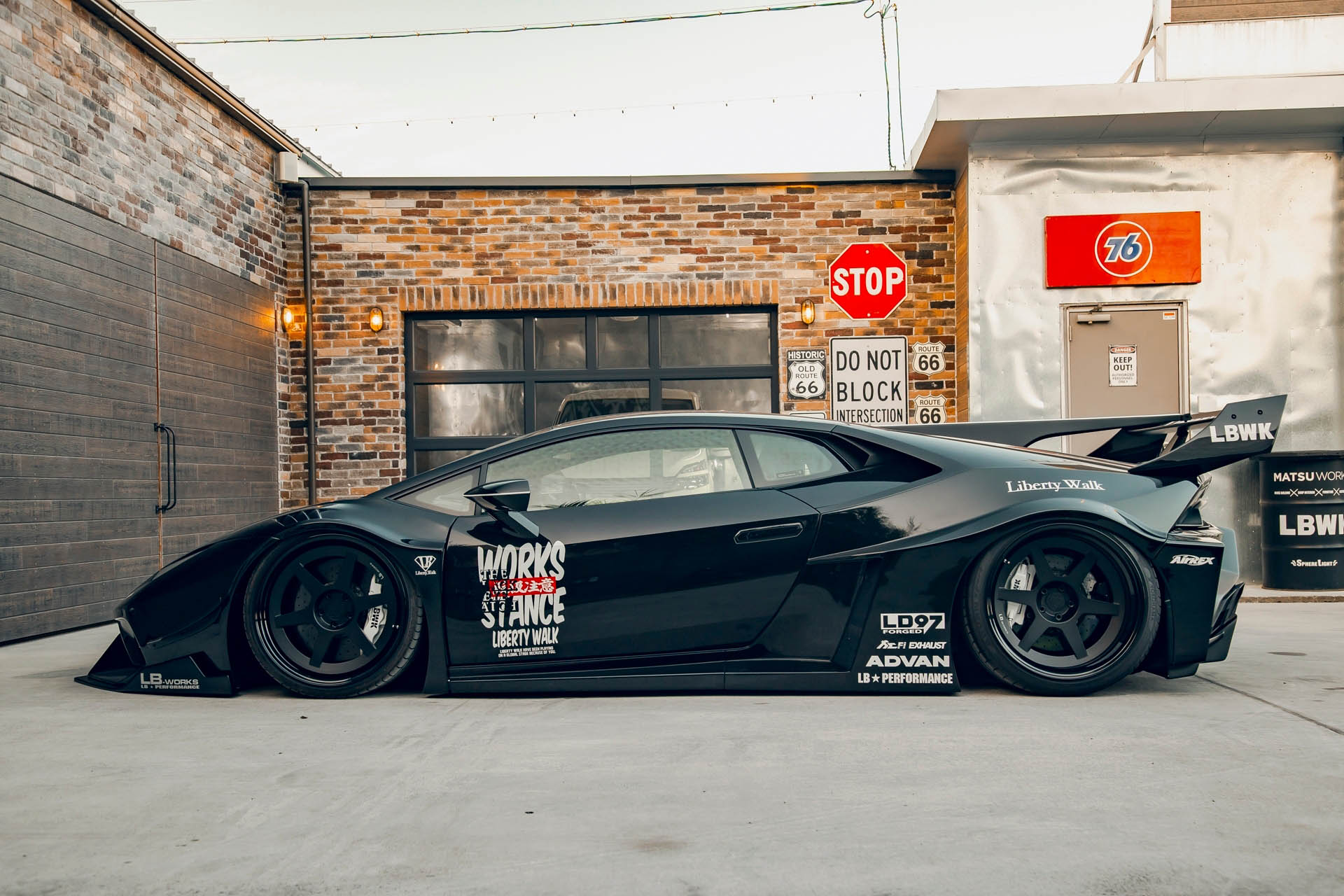 LB-Silhouette WORKS HURACAN GT42