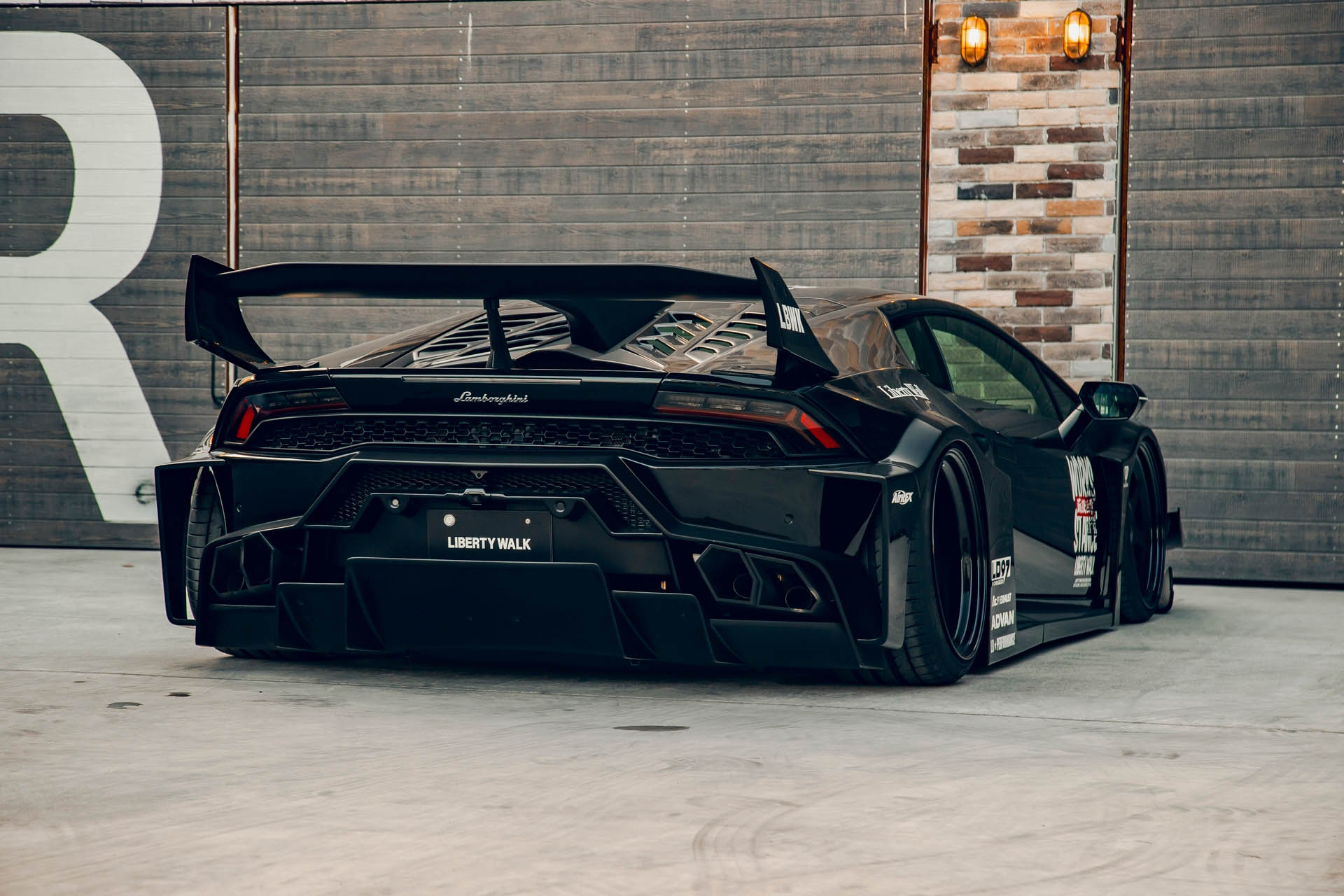 LB-Silhouette WORKS HURACAN GT45