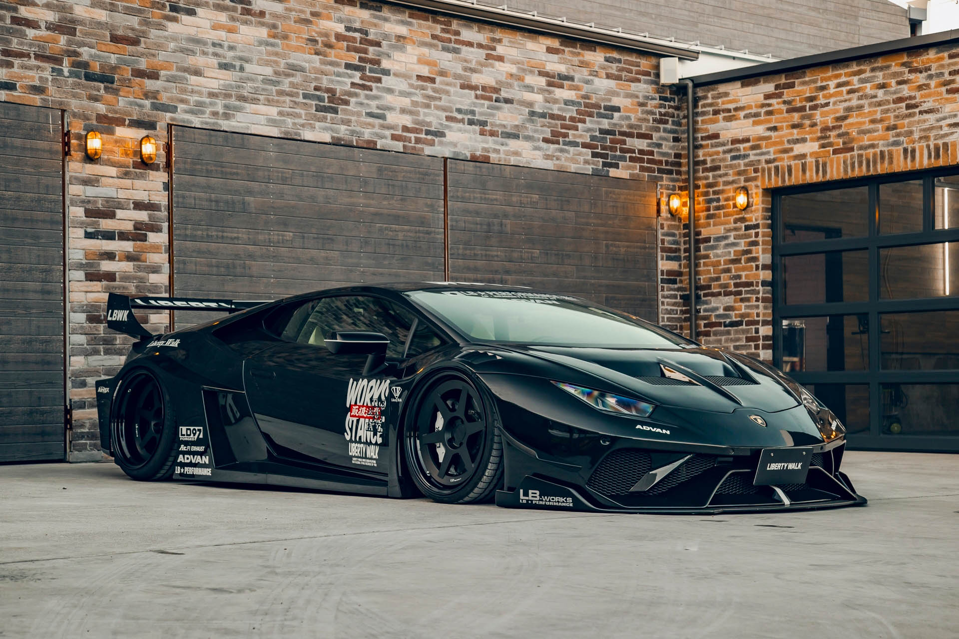 LB-Silhouette WORKS HURACAN GT47