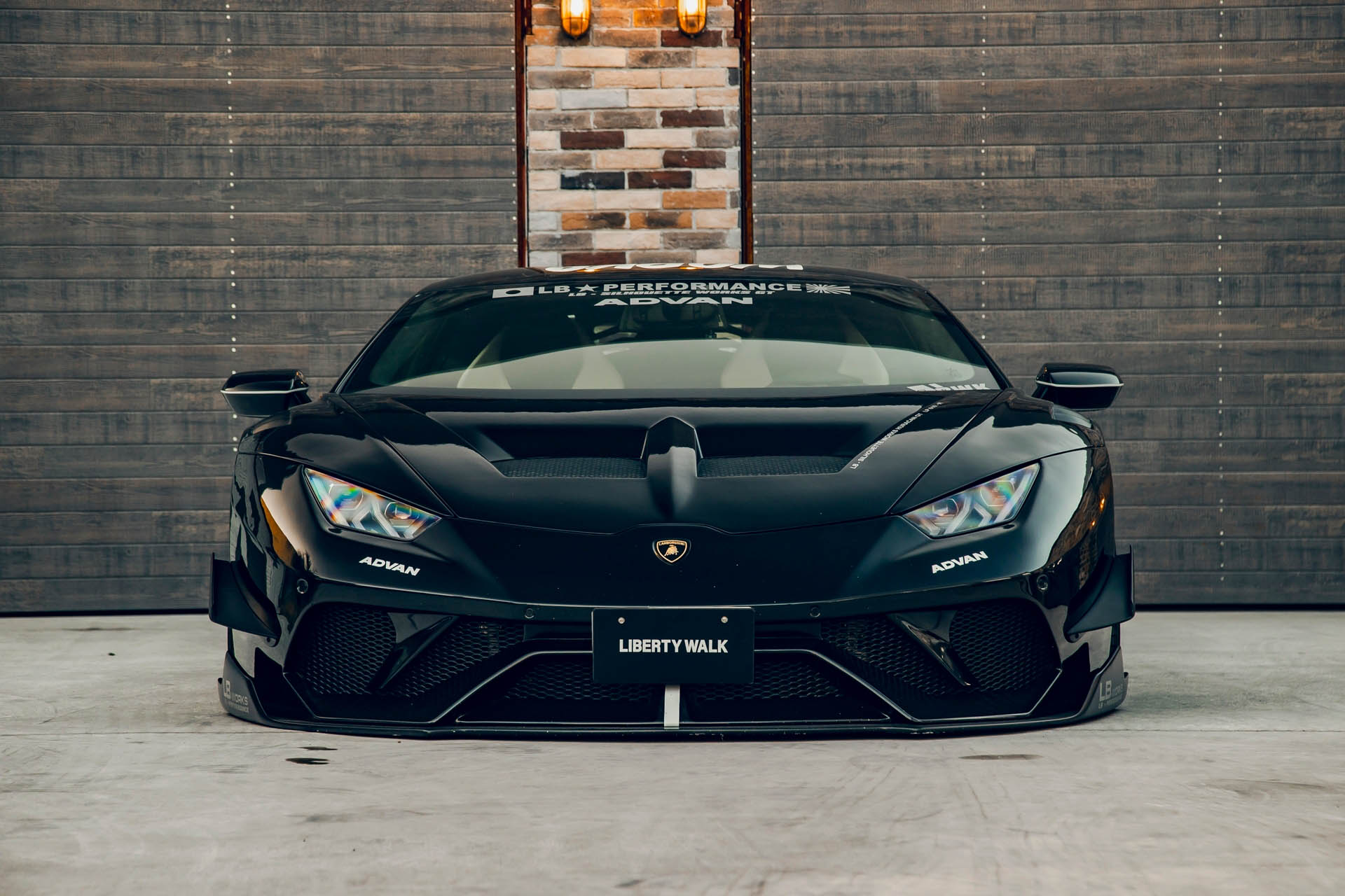 LB-Silhouette WORKS HURACAN GT48