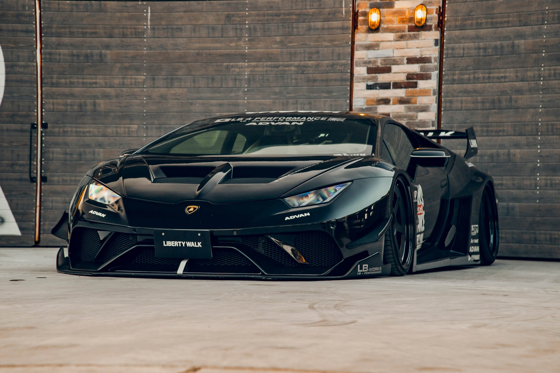 LB-Silhouette WORKS HURACAN GT49
