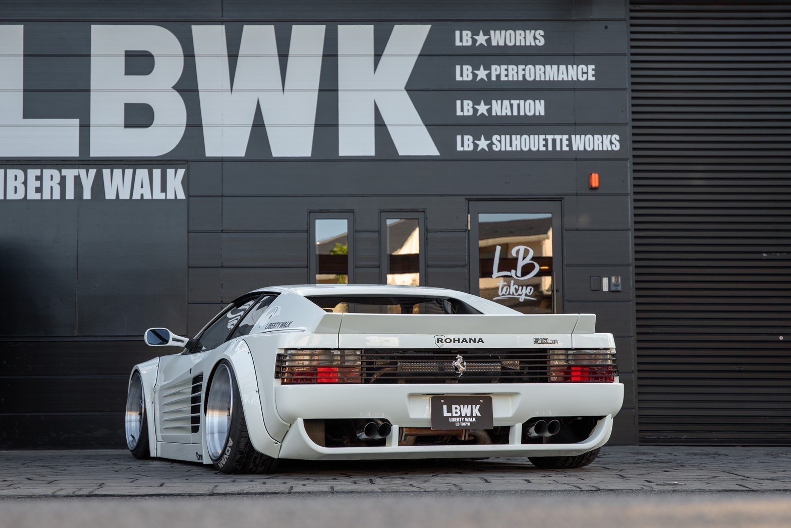 LB-WORKS Ferrari 512TR00001