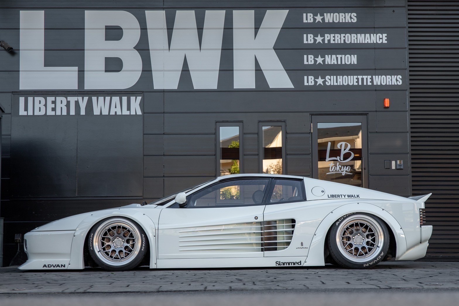 LB-WORKS Ferrari 512TR00005