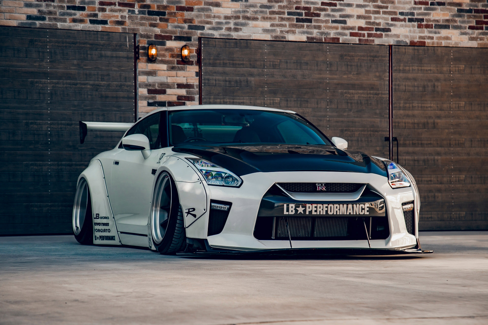 LB-WORKS NISSAN GT-R R35 type1.5 white_00003