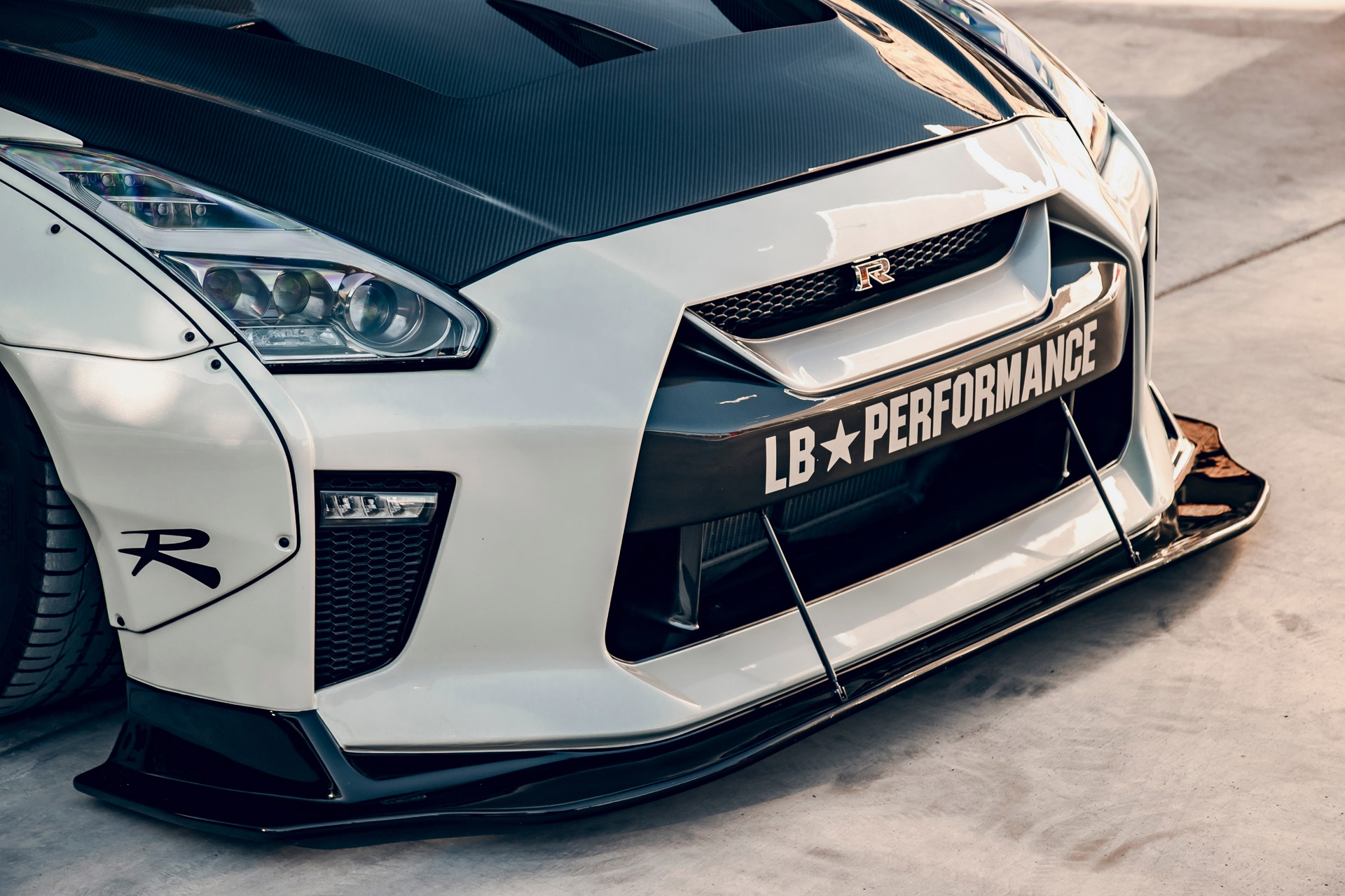 LB-WORKS NISSAN GT-R R35 type1.5 white_00009