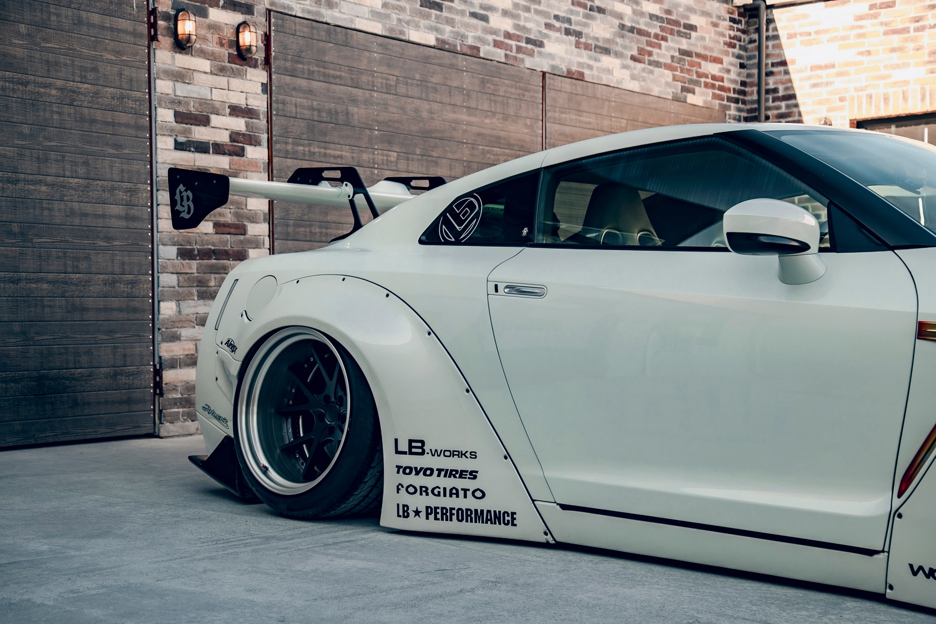 LB-WORKS NISSAN GT-R R35 type1.5 white_00015