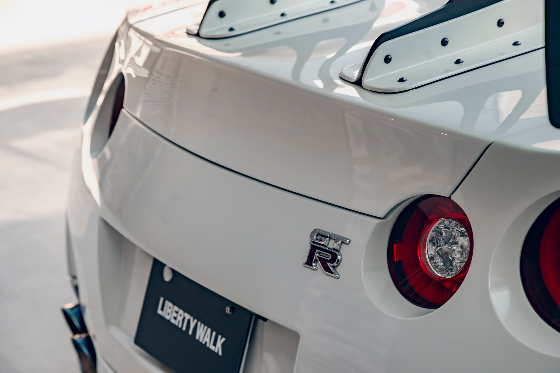 LB-WORKS NISSAN GT-R R35 type1.5 white_00020