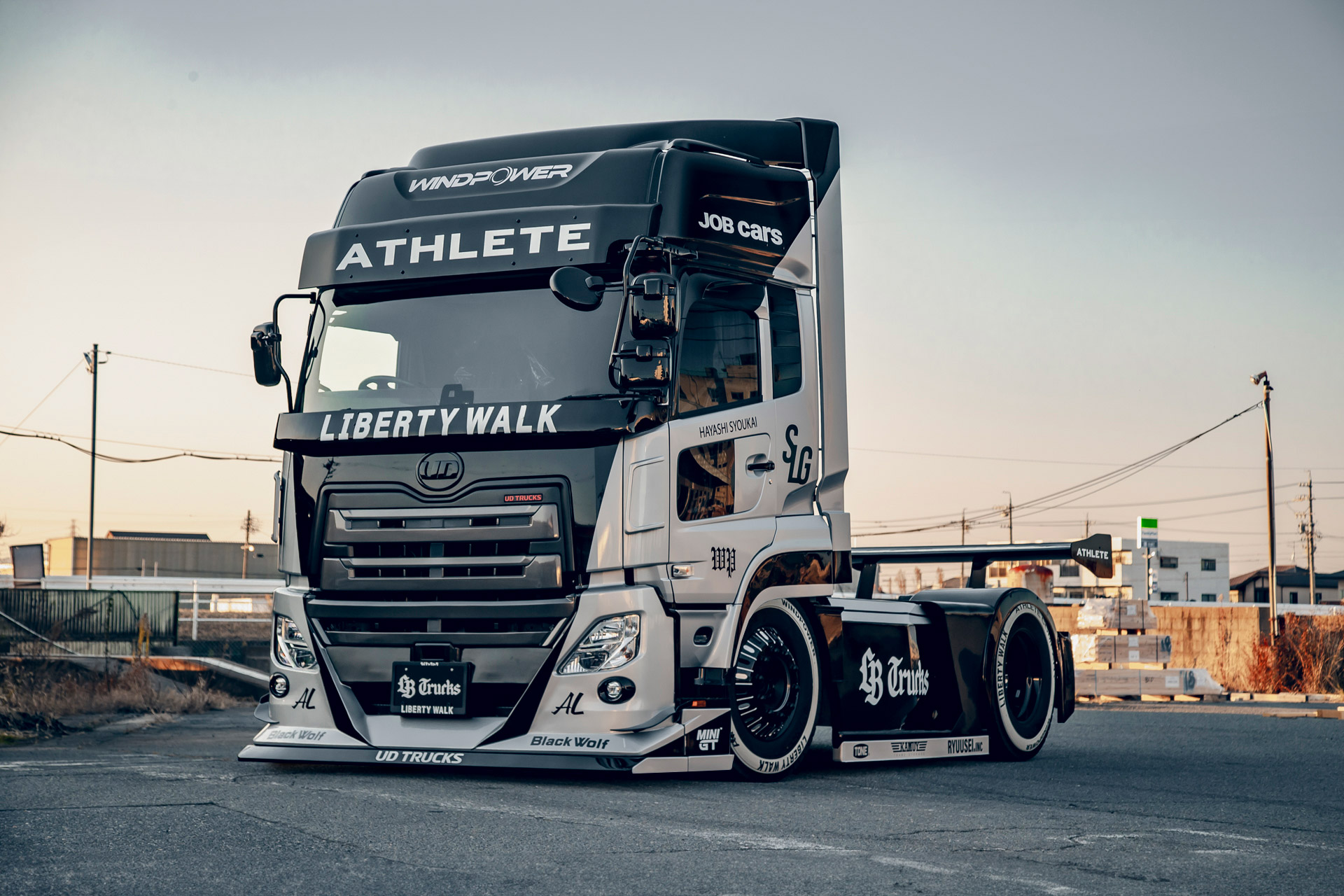 LB-TRUCKS UD QUON_00001