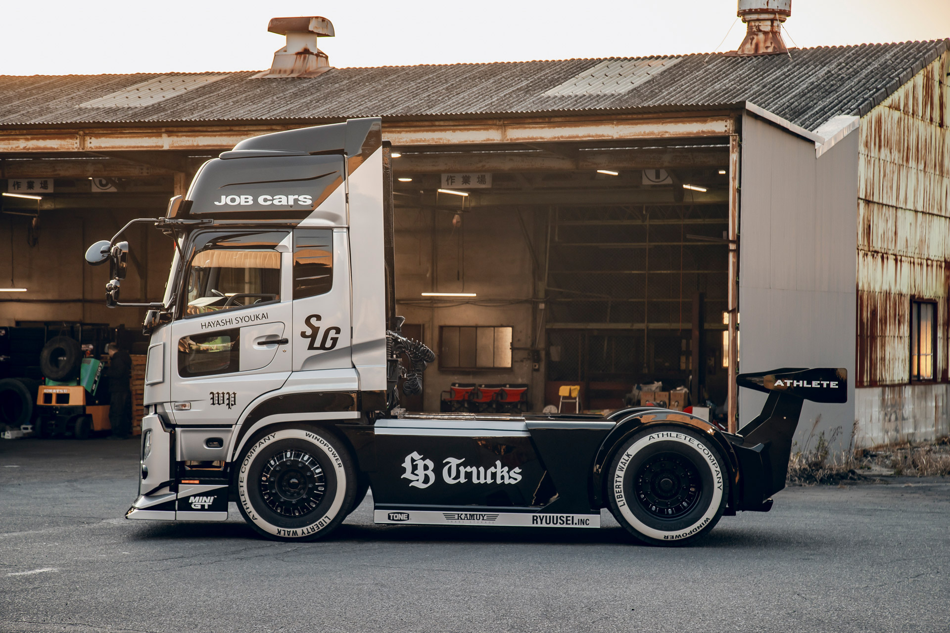 LB-TRUCKS UD QUON_00002
